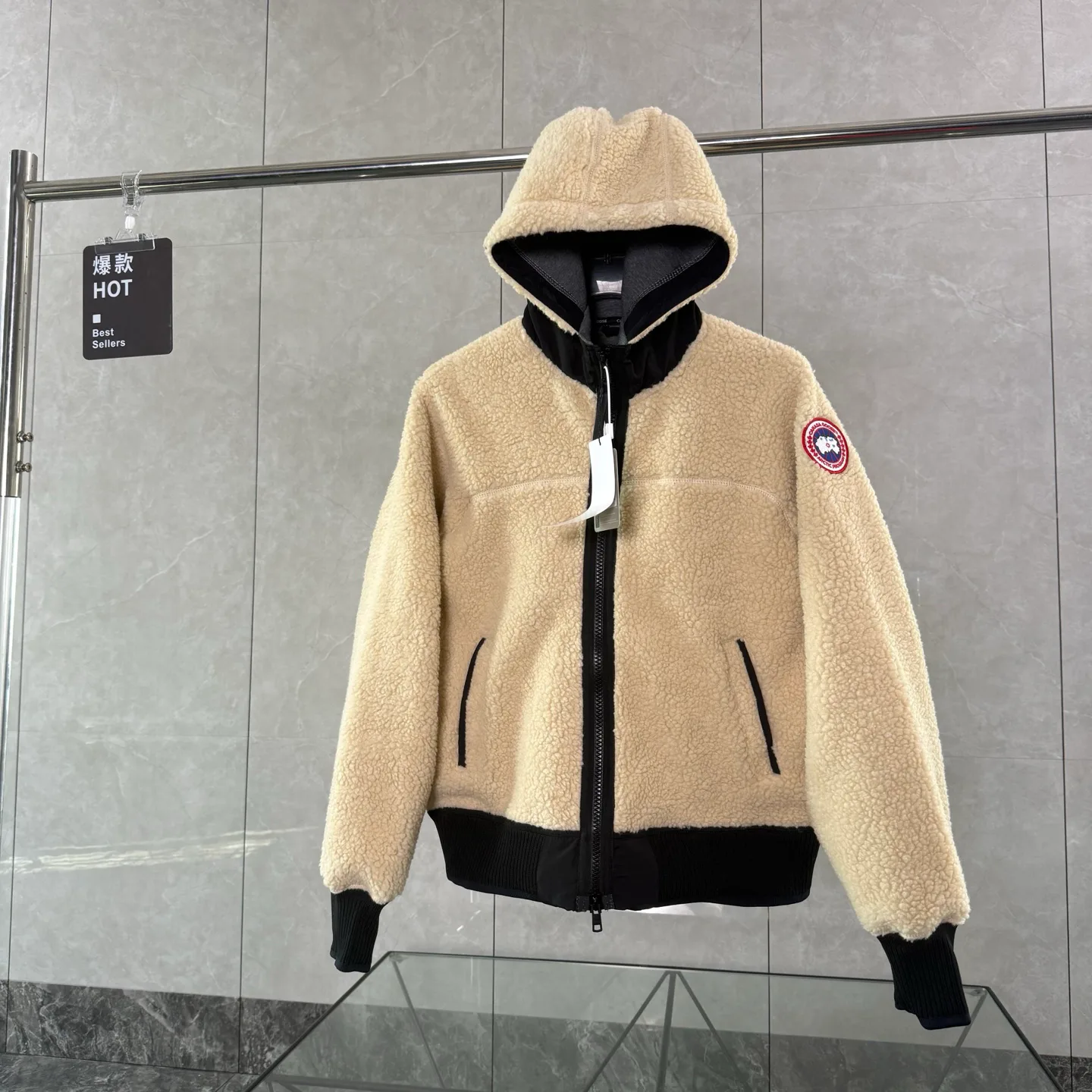 Куртки И Пуховики Женские Canada Goose 18515339