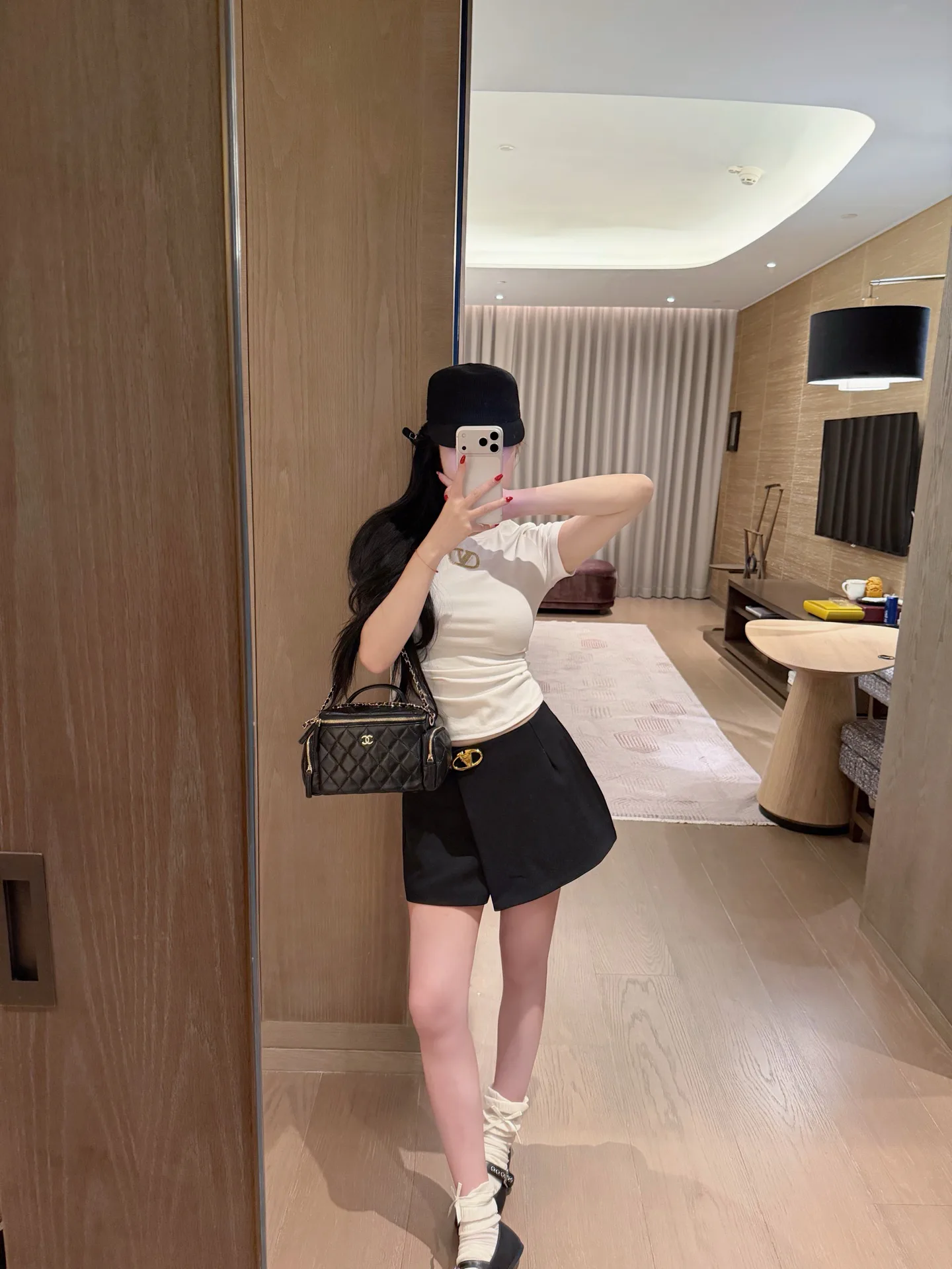 Шорты Женские Valentino 10529053