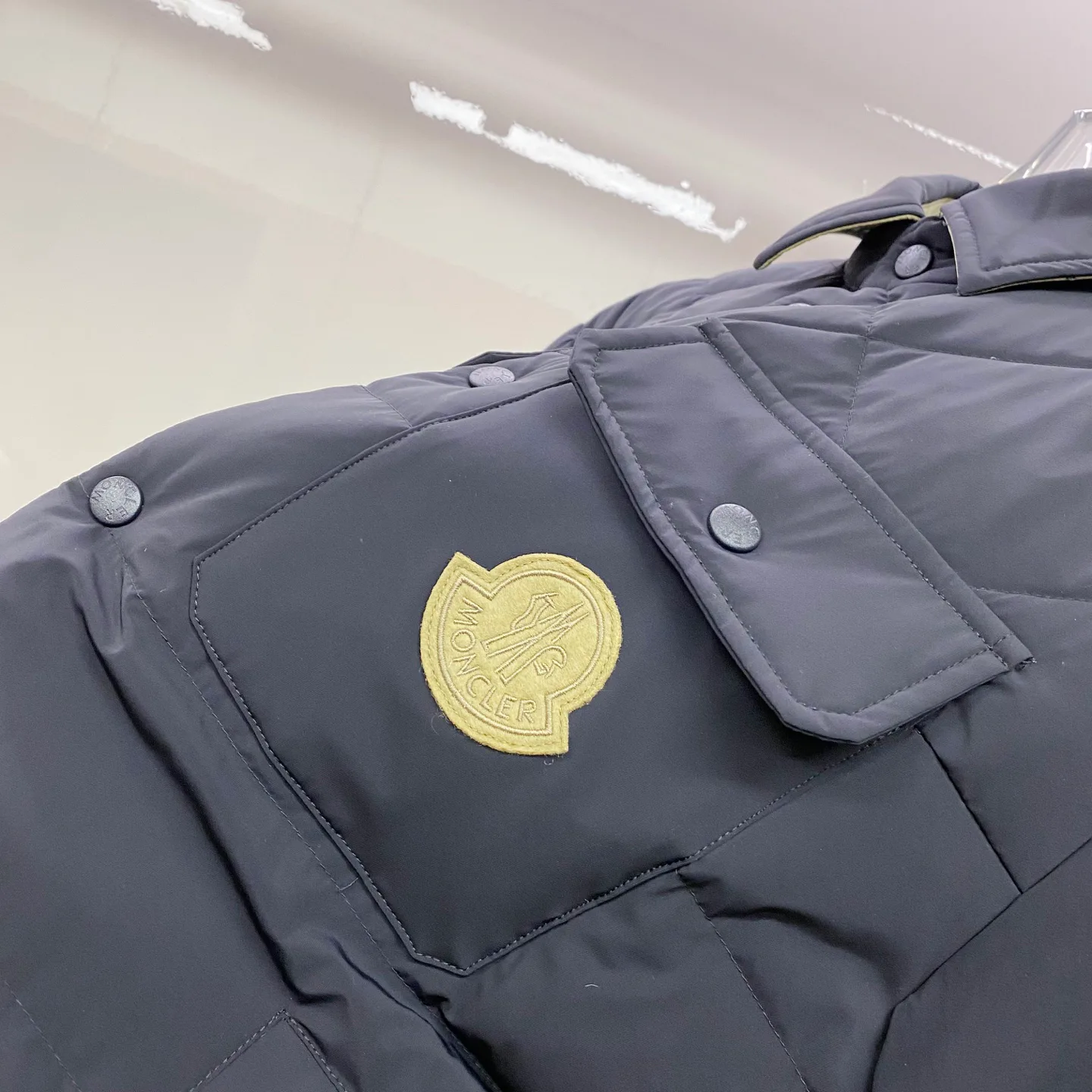 Куртки И Пуховики Мужские Moncler 1129743