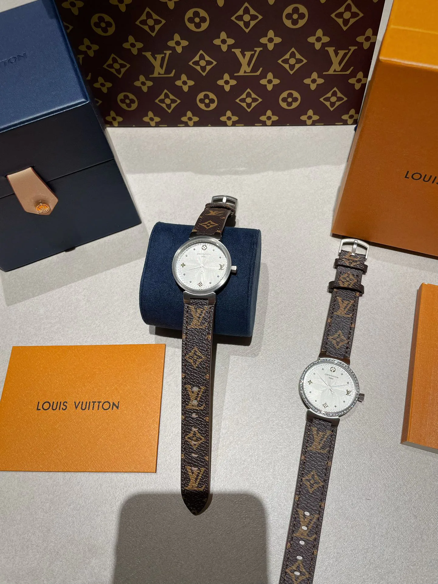 Часы Женские Louis Vuitton 243553