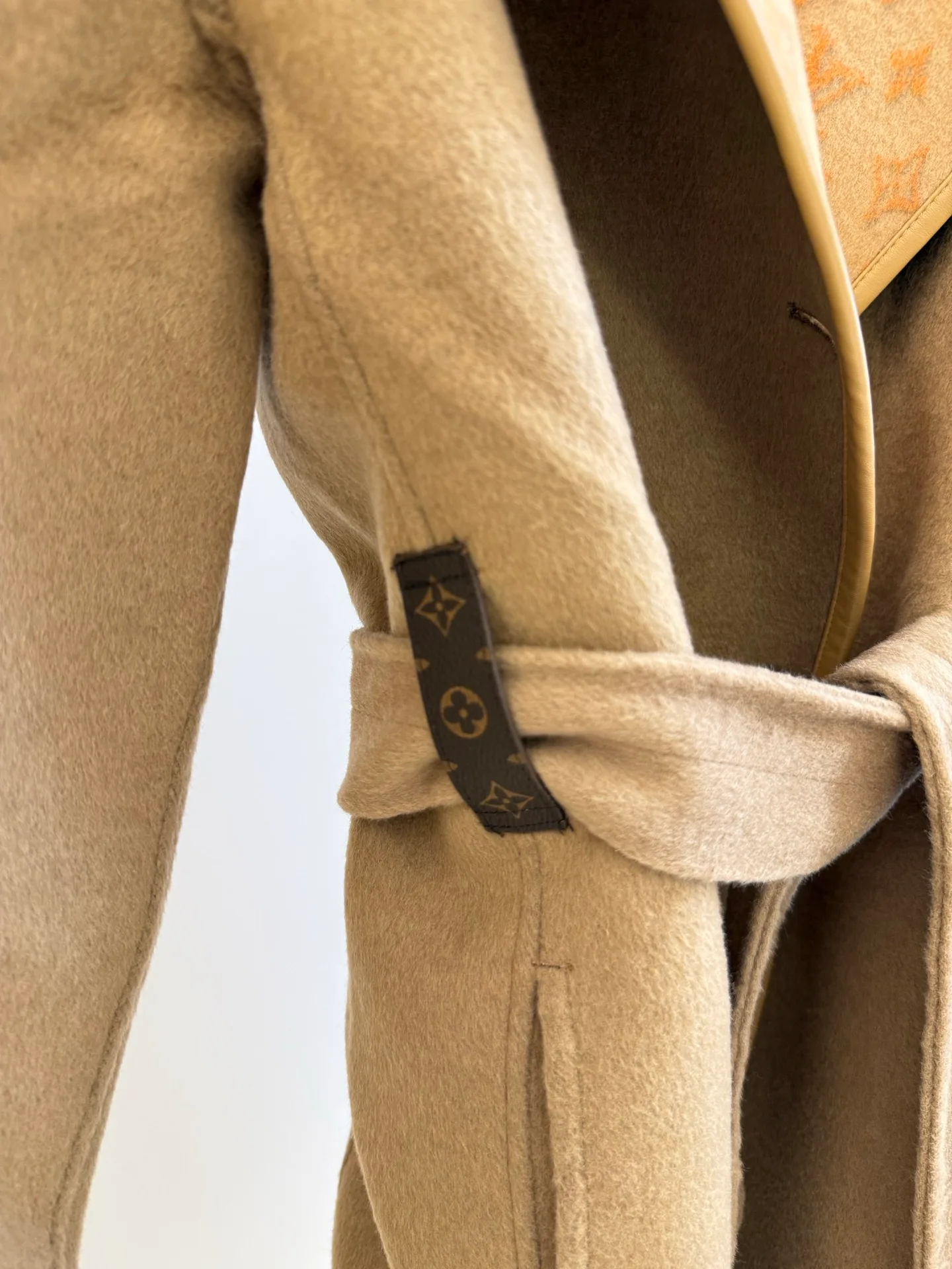 Пальто Женские Louis Vuitton 18601490