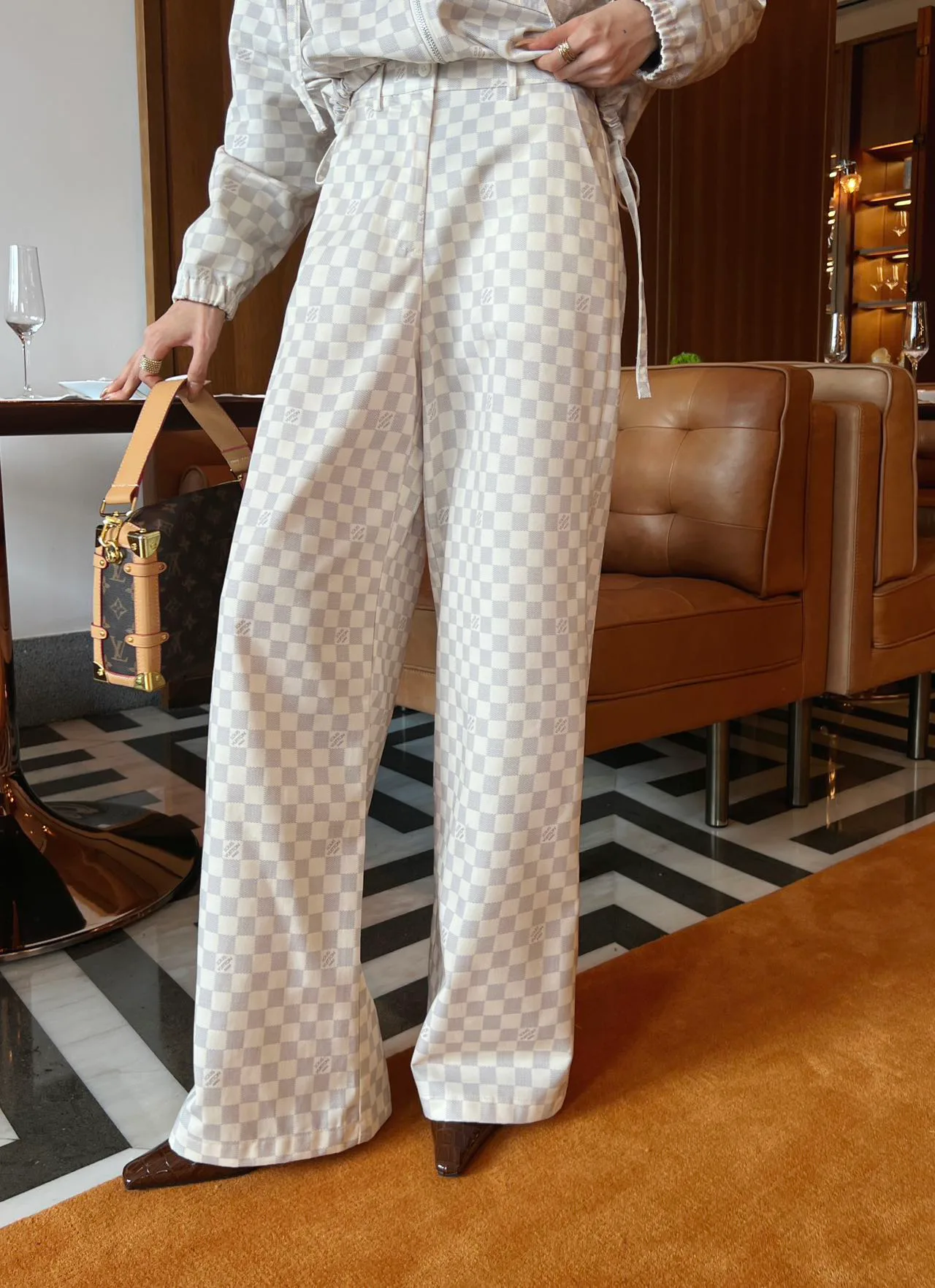 Брюки Женские Louis Vuitton 18221083