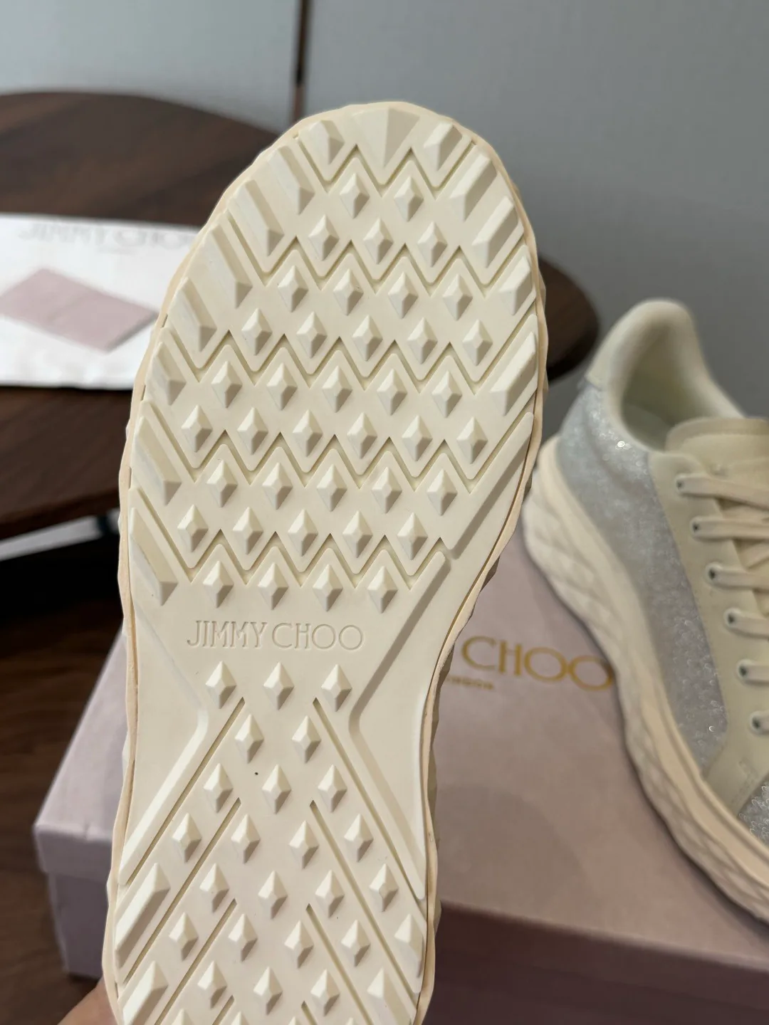 Кроссовки Женские Jimmy Choo 17923008