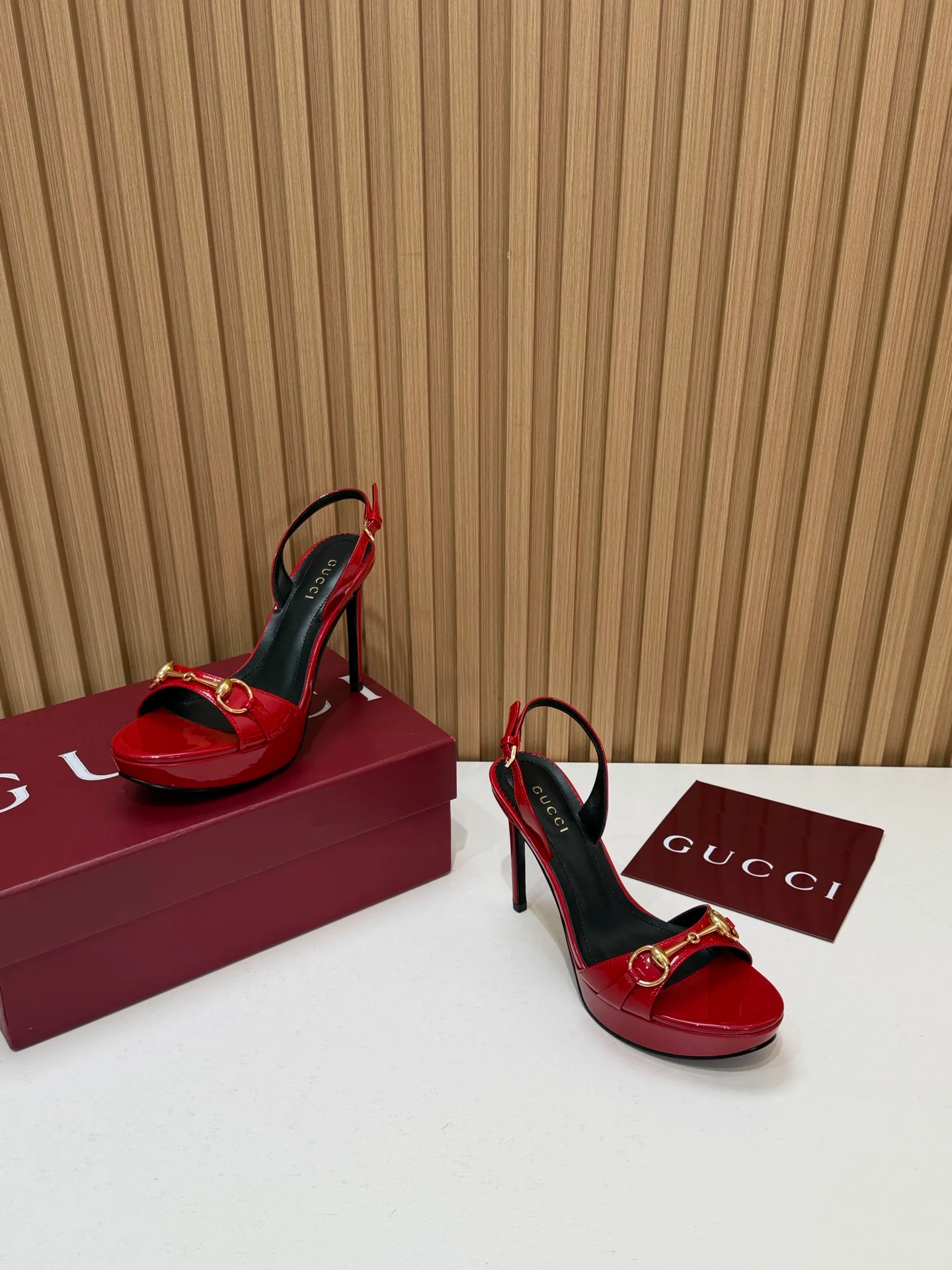 Босоножки Женские Gucci 18396259