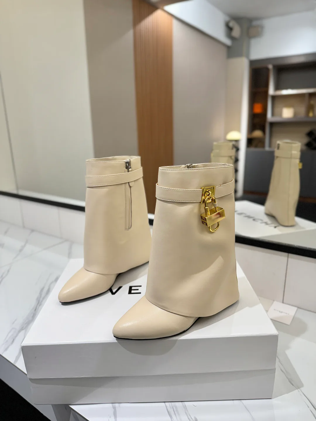 Ботинки Женские Givenchy 394534