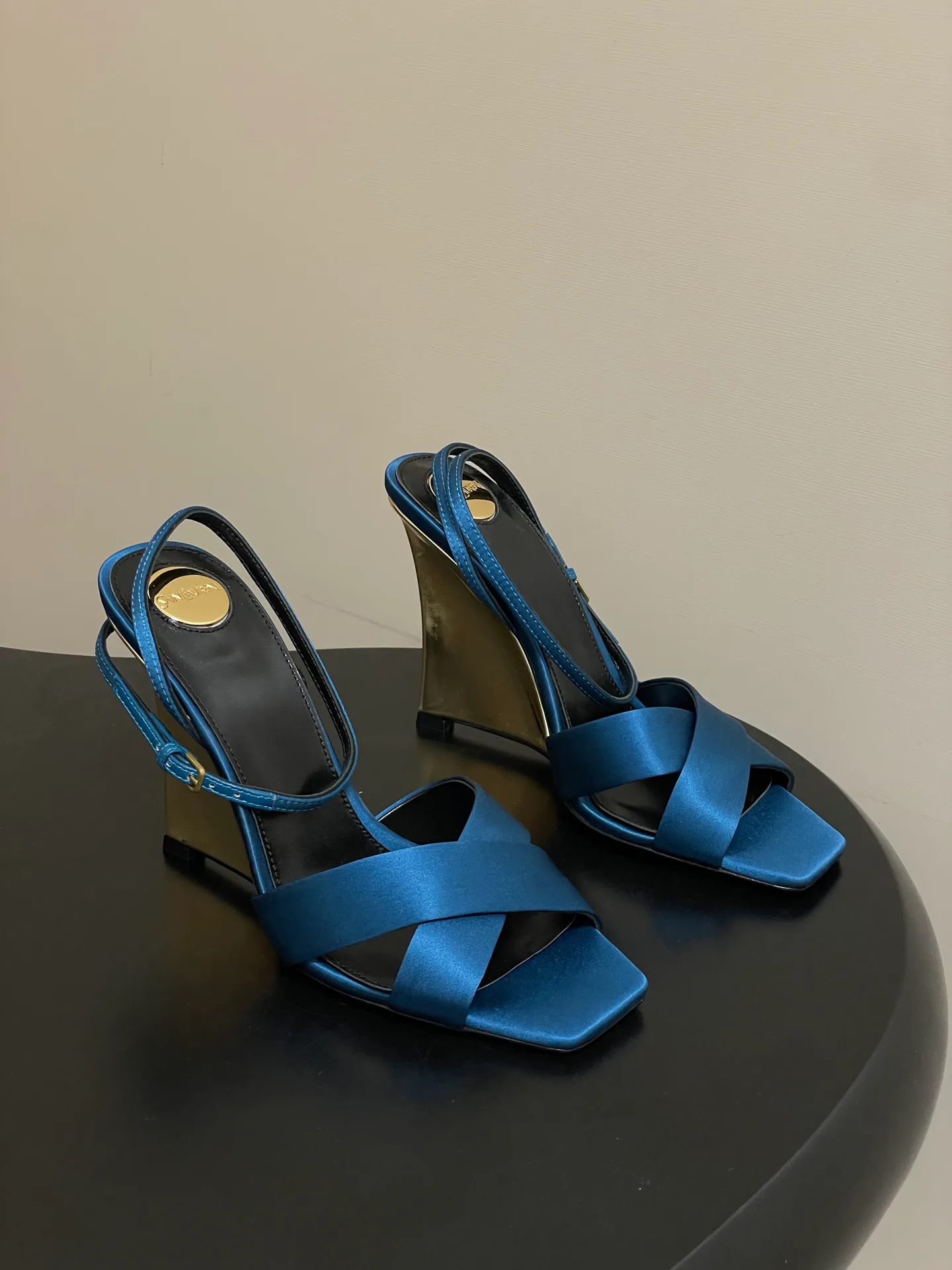 Босоножки Женские Saint Laurent 2597142