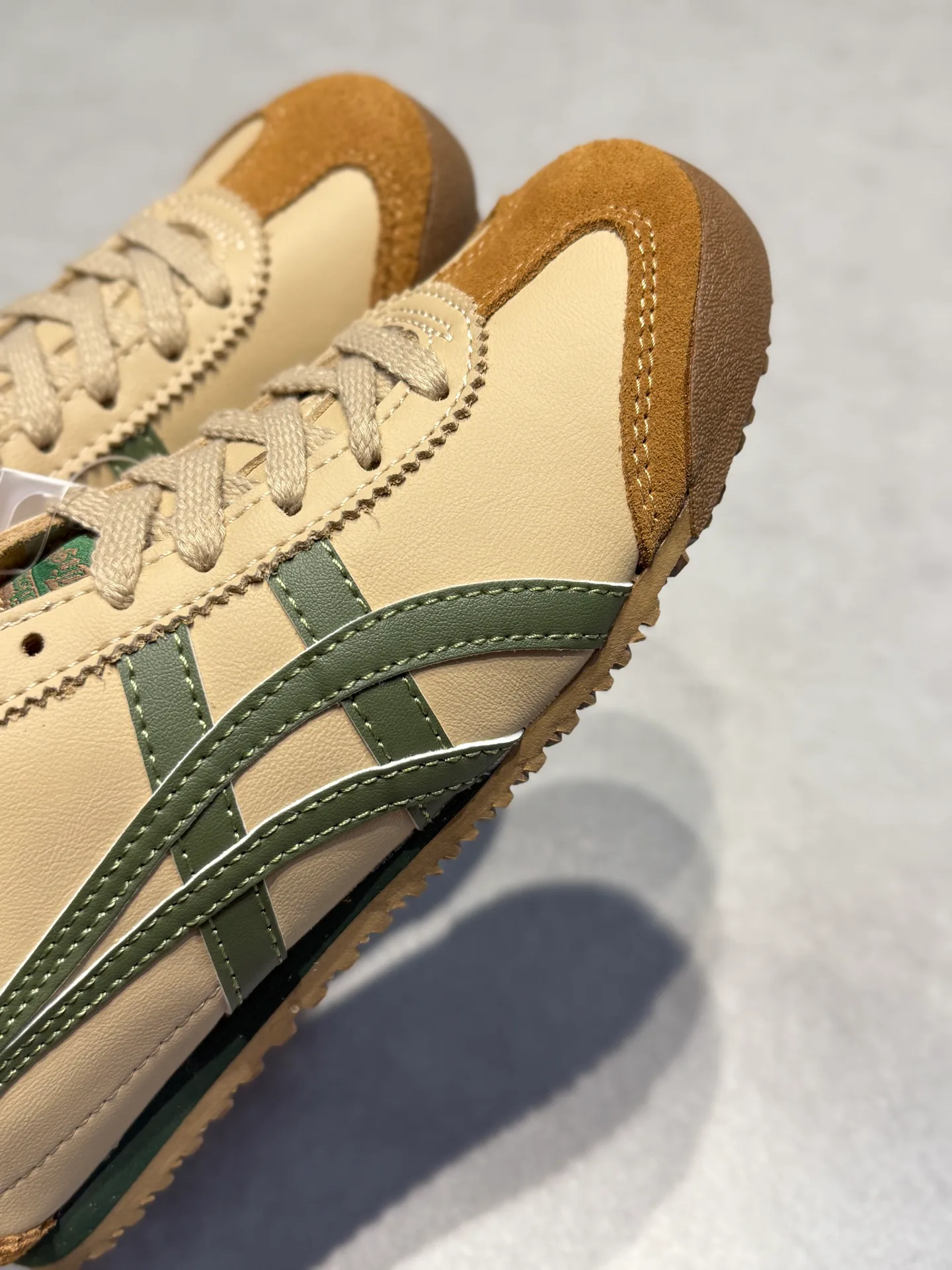 Кроссовки Женские Asics 18192628