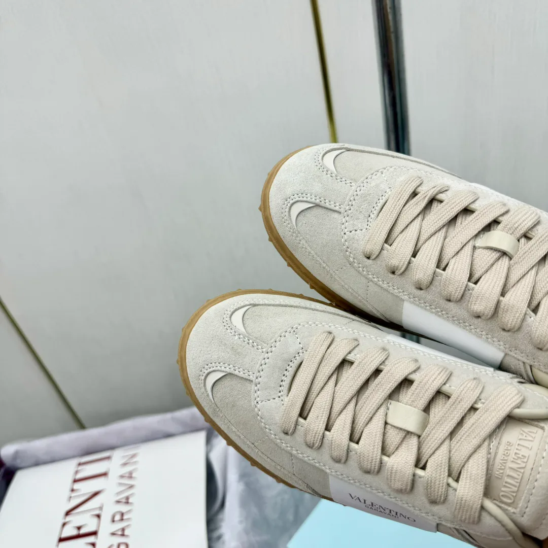 Кроссовки Женские Valentino 17955034
