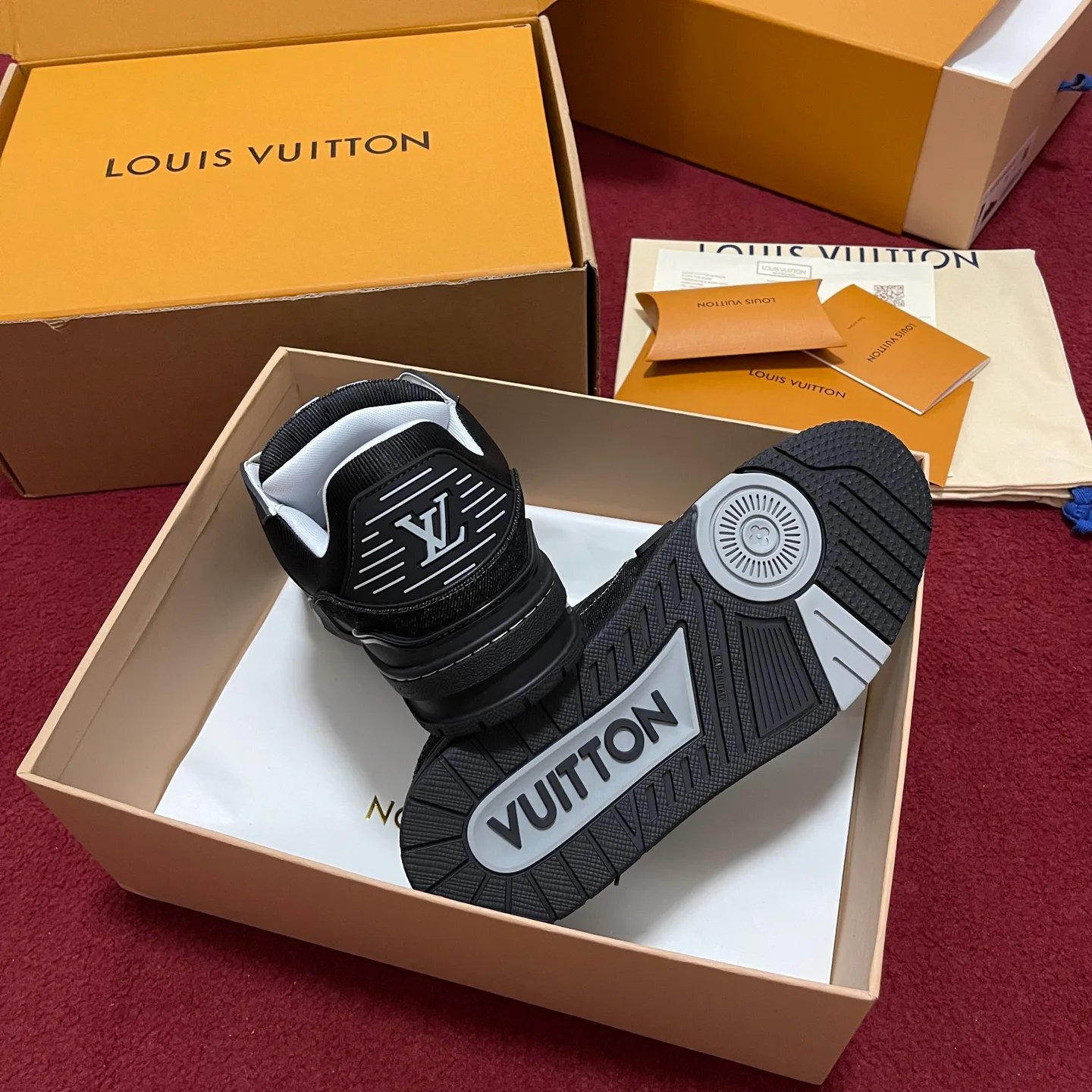 Кроссовки Женские Louis Vuitton 33717