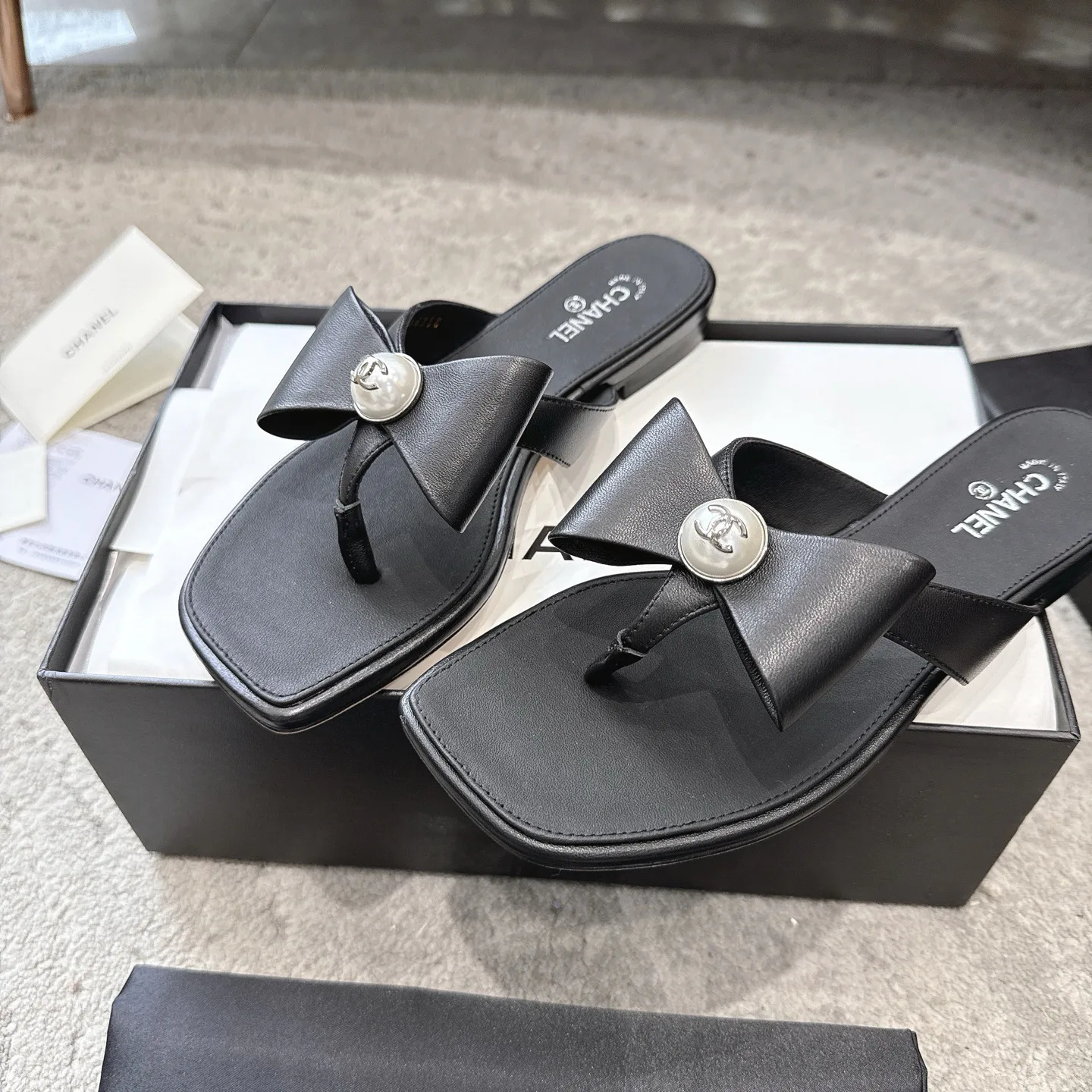 Шлепанцы Женские Chanel 17572294