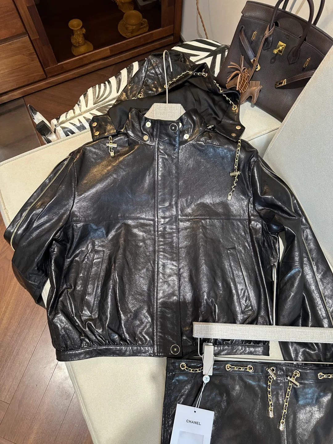 Кожаные Куртки И Дублёнки Женские Chanel 18563036