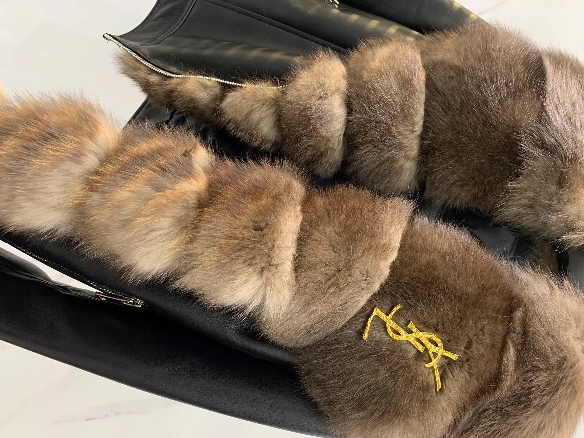 Кожаные Куртки И Дублёнки Женские Saint Laurent 5618065