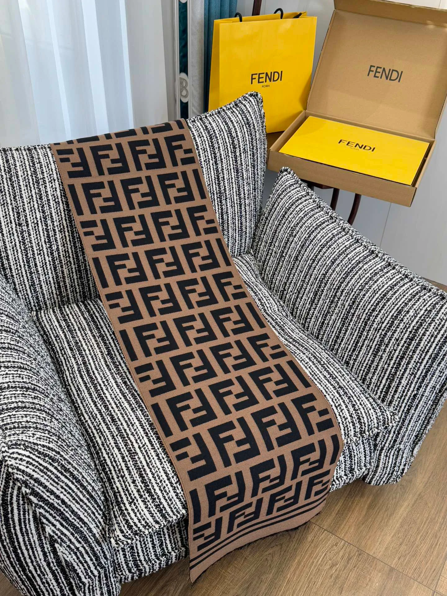 Шарфы Fendi 18287131