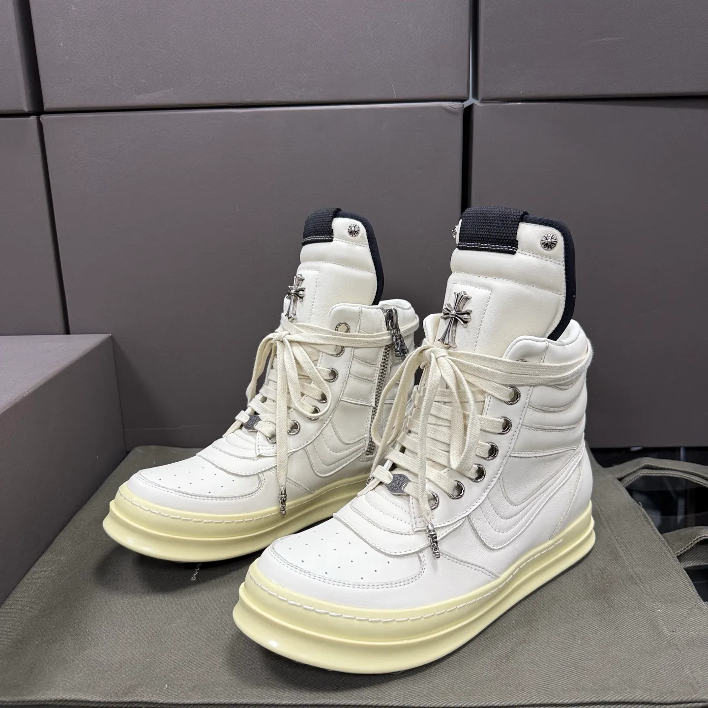 Кроссовки Мужские Chrome Hearts 19686818