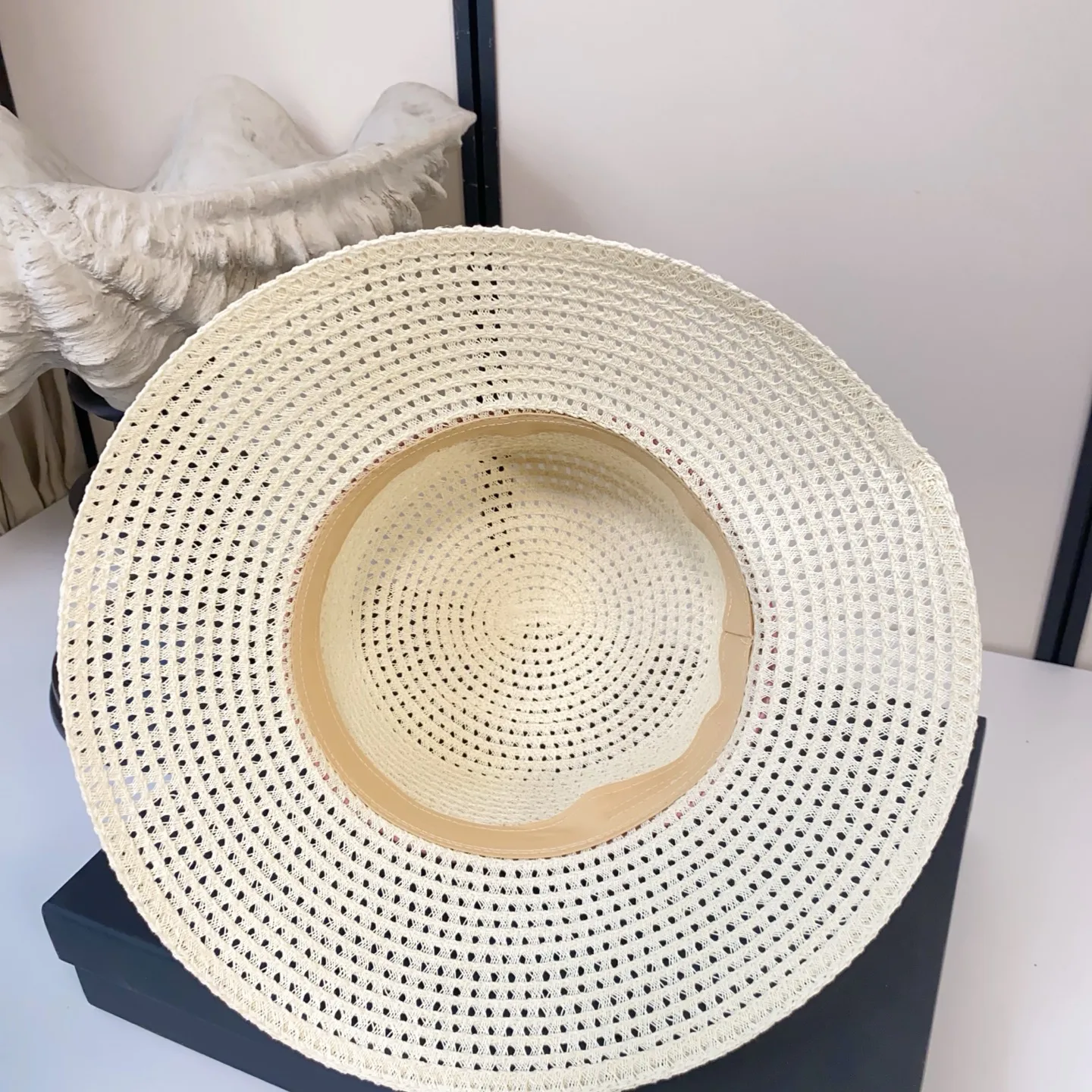 Головные Уборы Christian Dior 13569667