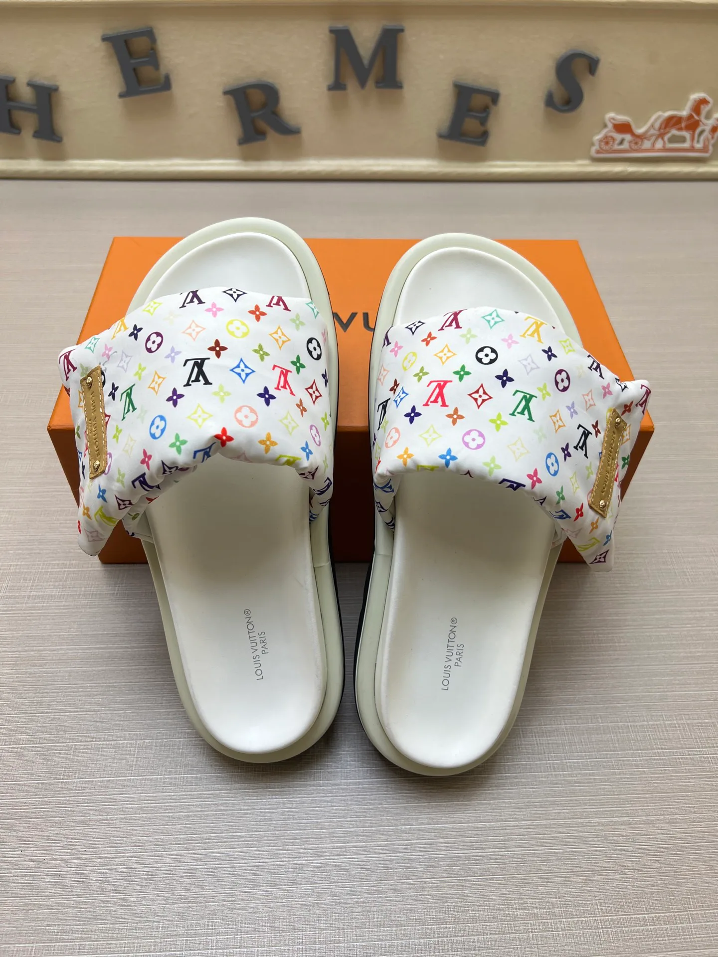 Шлепанцы Женские Louis Vuitton 9801557