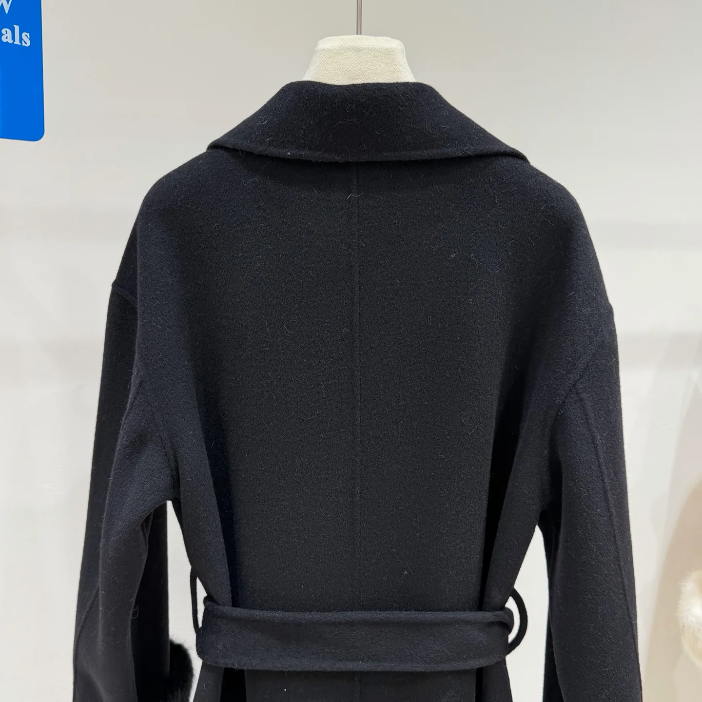 Пальто Женские Fendi 18701575