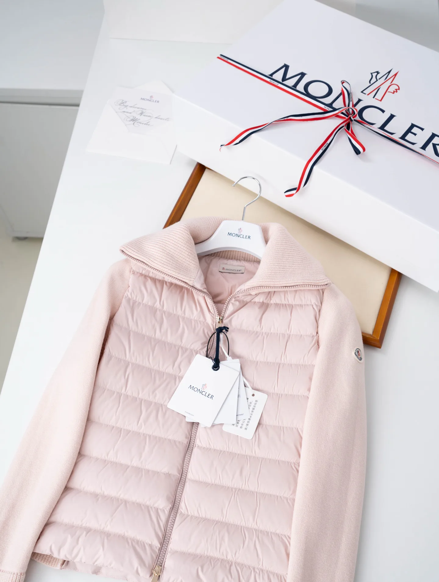 Куртки И Пуховики Женские Moncler 18510341