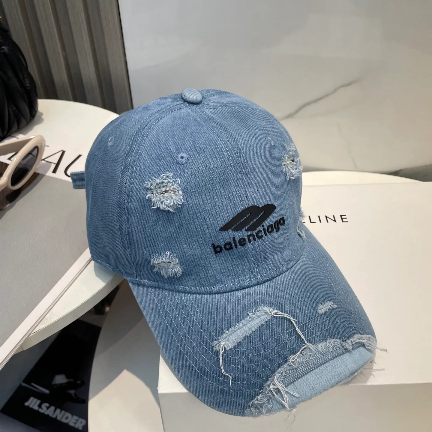 Головные Уборы Balenciaga 10880