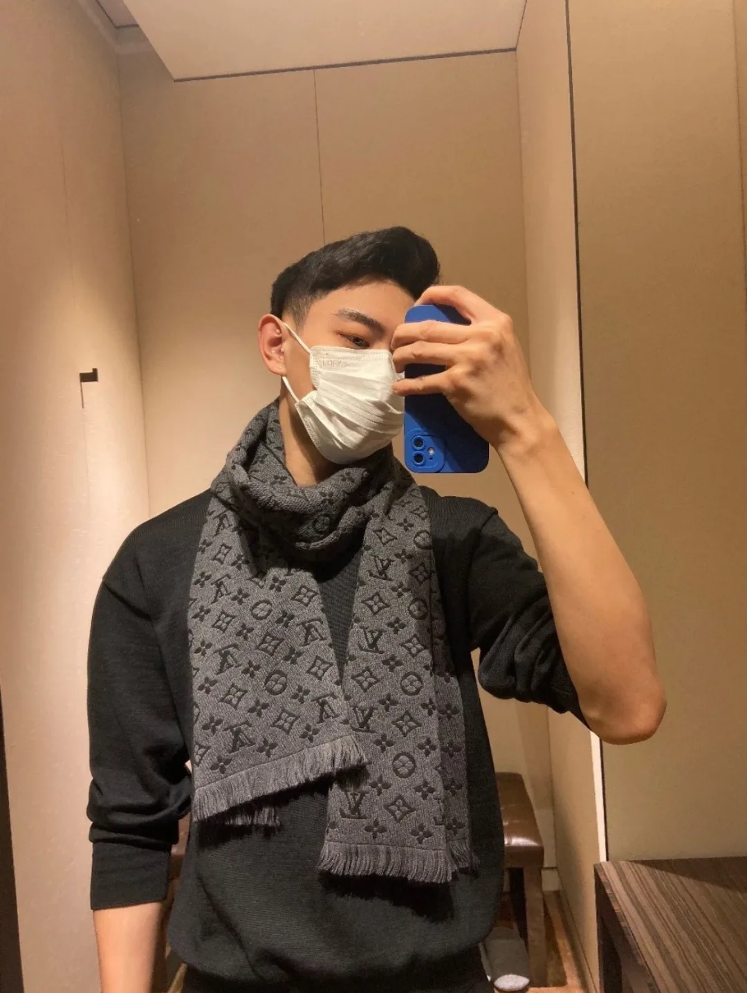 Шарфы Louis Vuitton 1303446