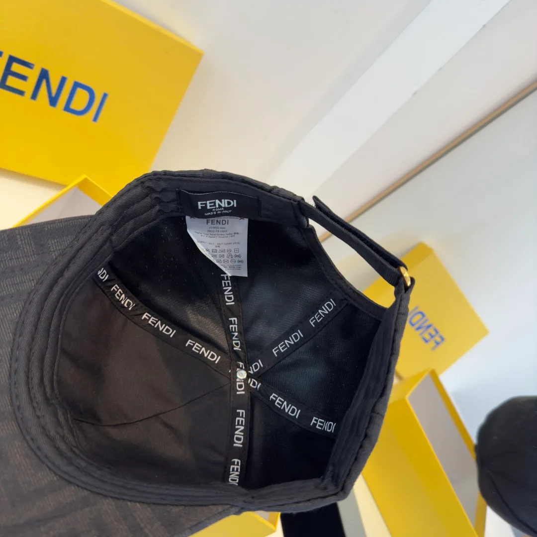 Головные Уборы Fendi 11416630