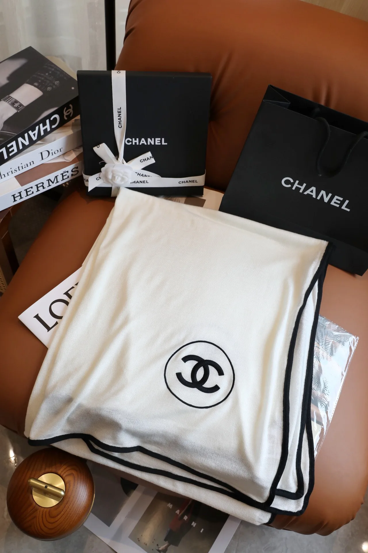 Шарфы Chanel 17991587