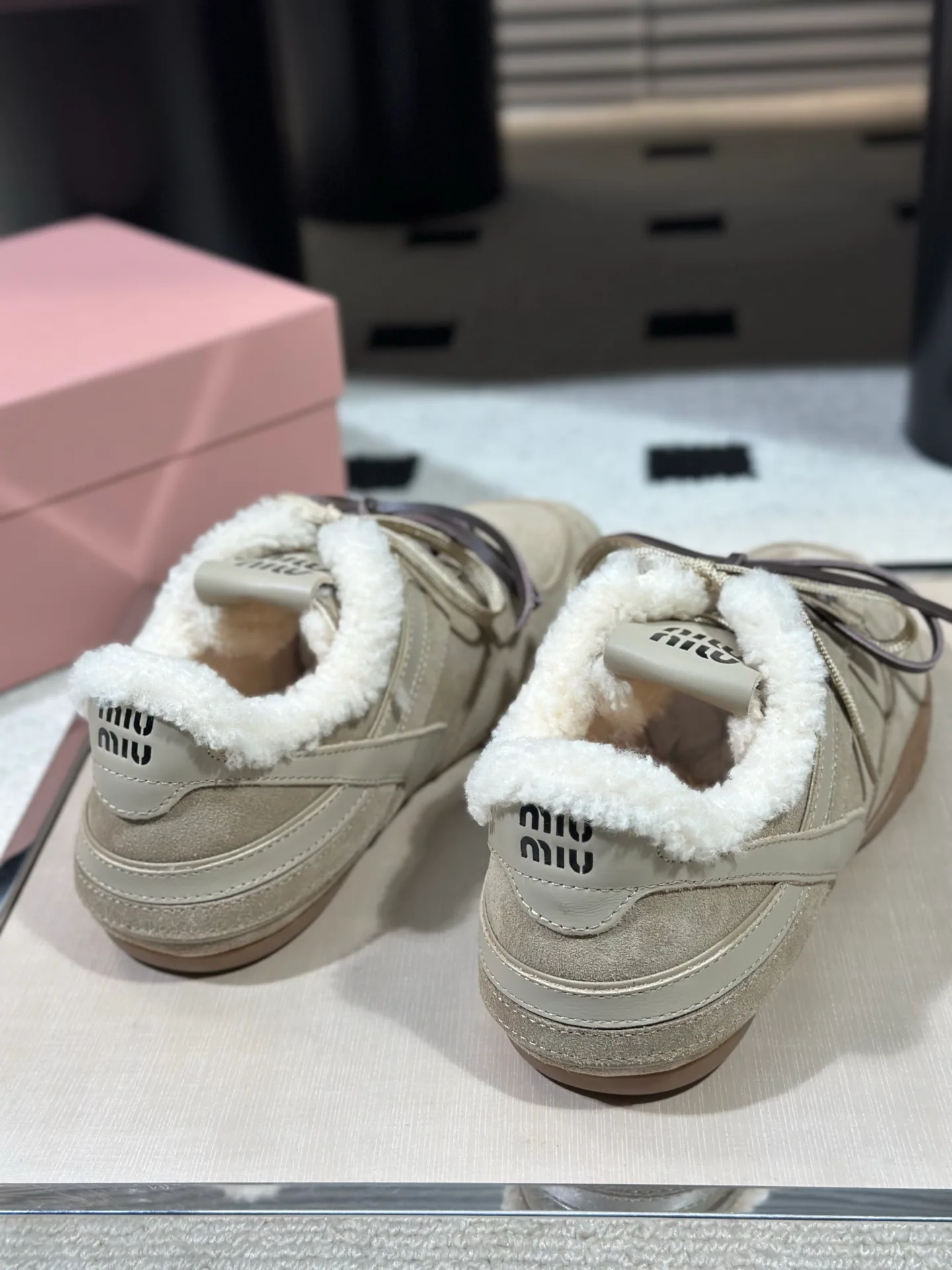Кроссовки Женские Miu Miu 18638321