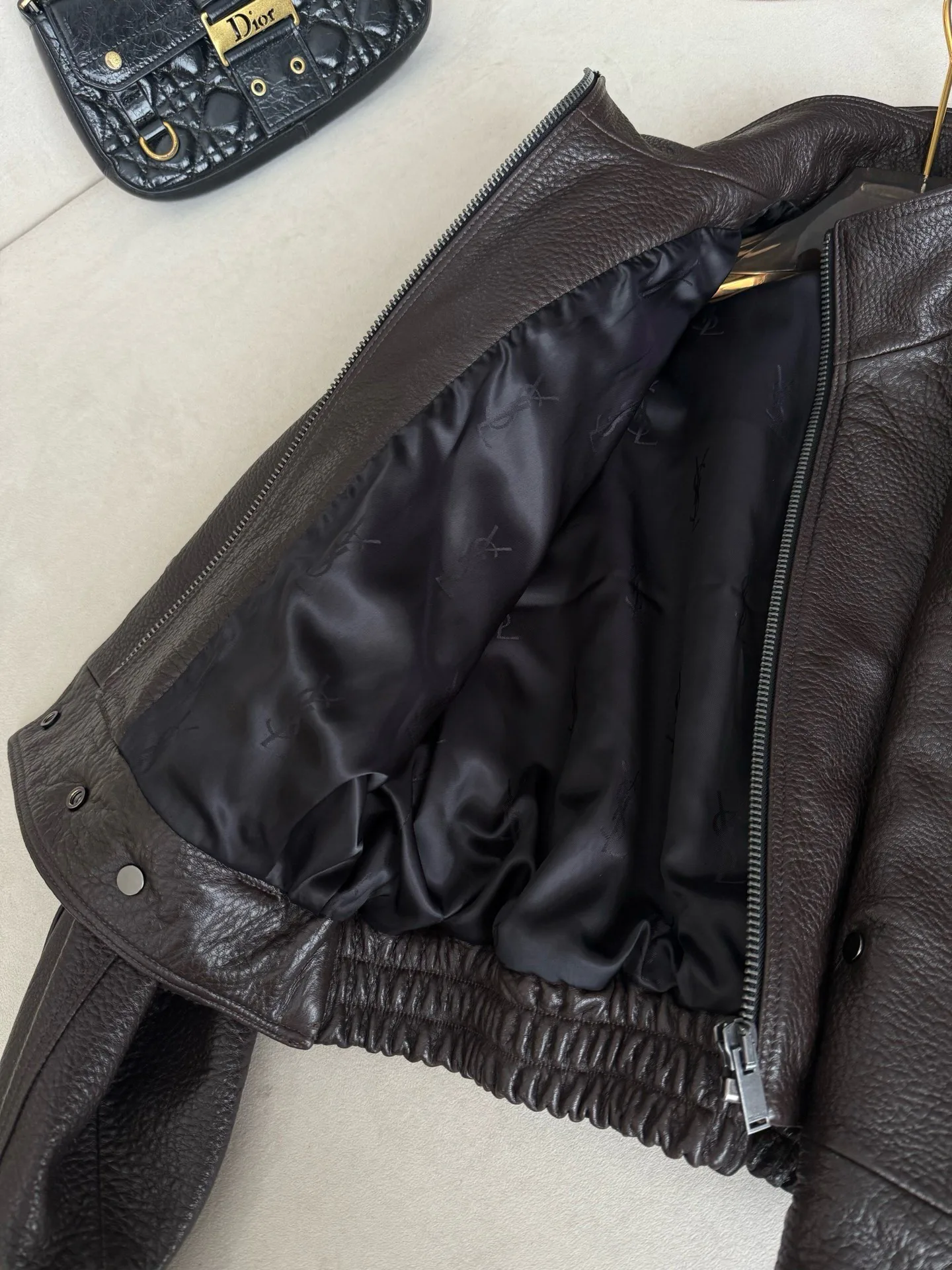Кожаные Куртки И Дублёнки Женские Saint Laurent 18662228