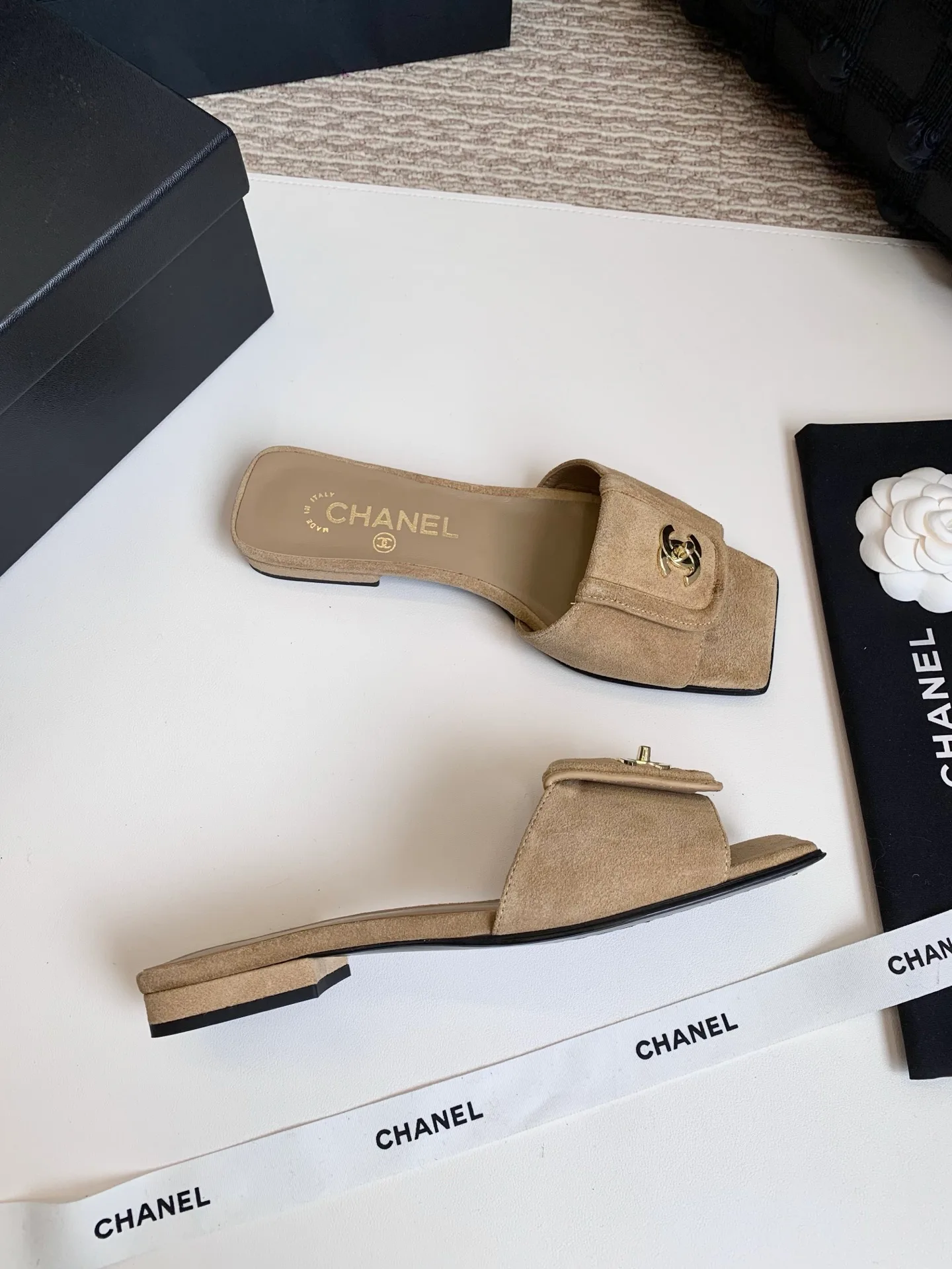 Шлепанцы Женские Chanel 13089476