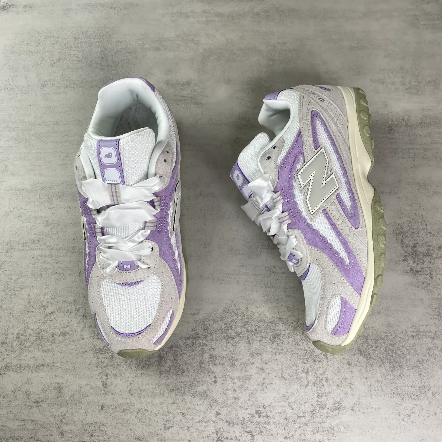 Кроссовки Женские New Balance 17963598