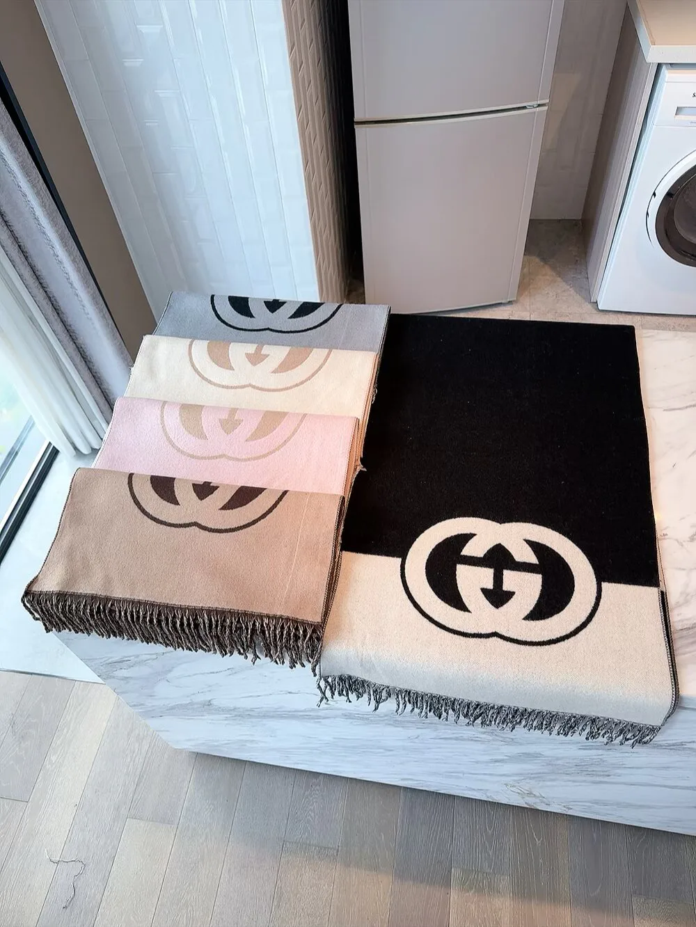 Шарфы Gucci 205875