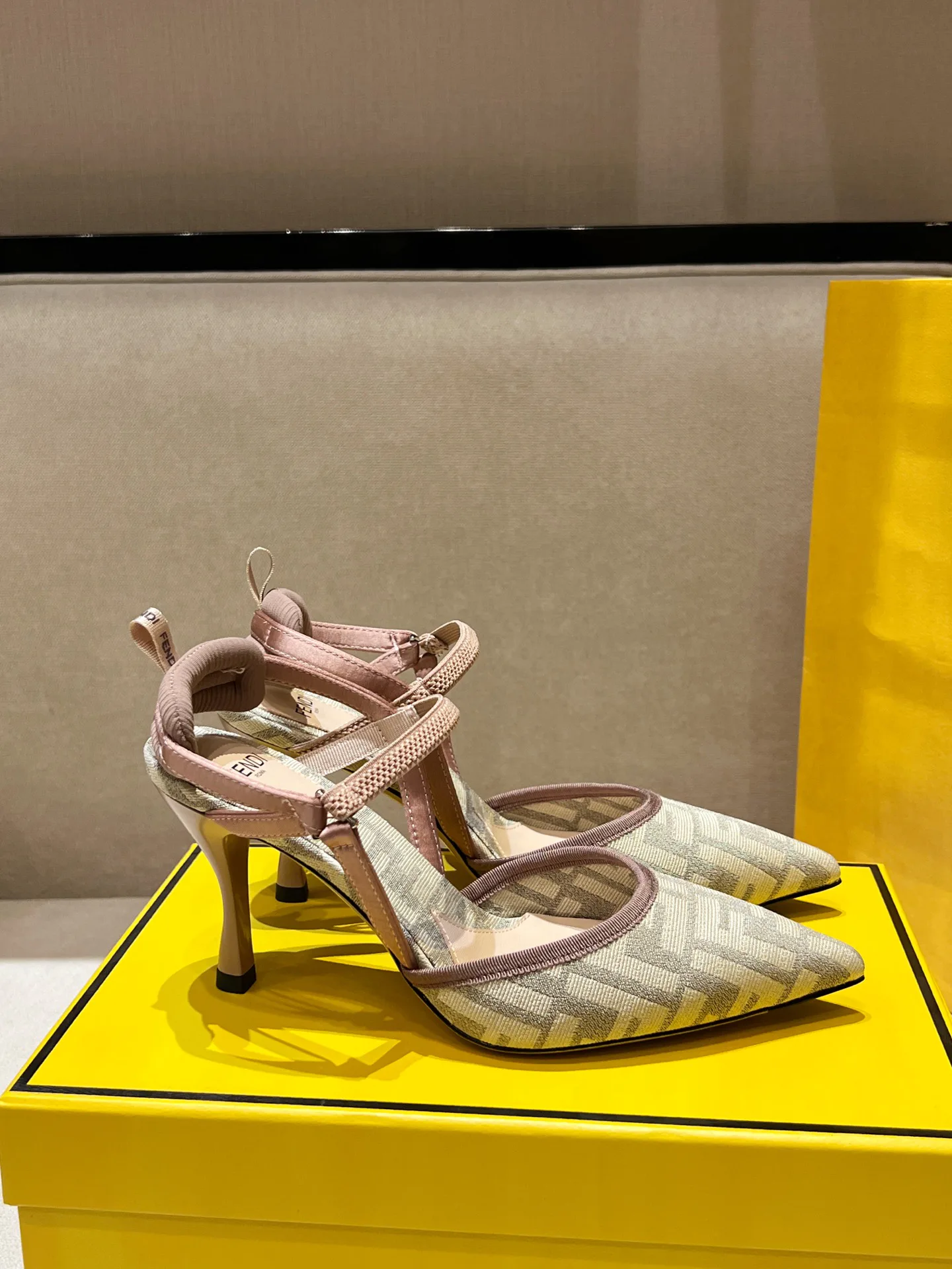 Туфли Женские Fendi 11209739