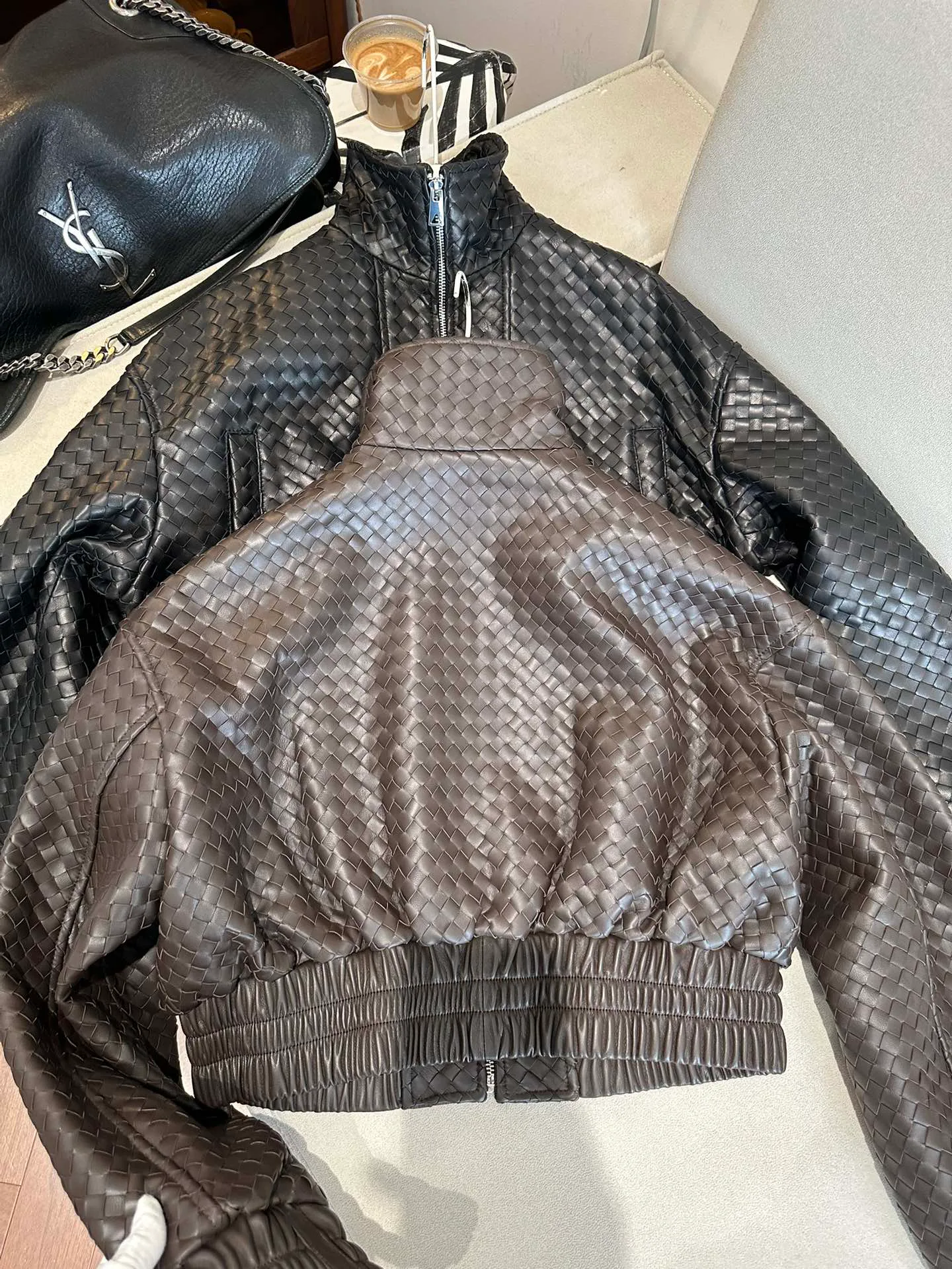 Кожаные Куртки И Дублёнки Женские Bottega Veneta 16935409