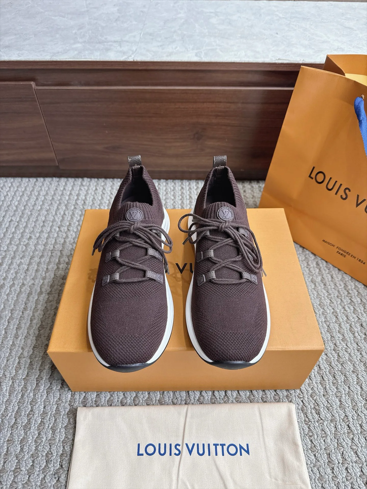 Кроссовки Мужские Louis Vuitton 18333250