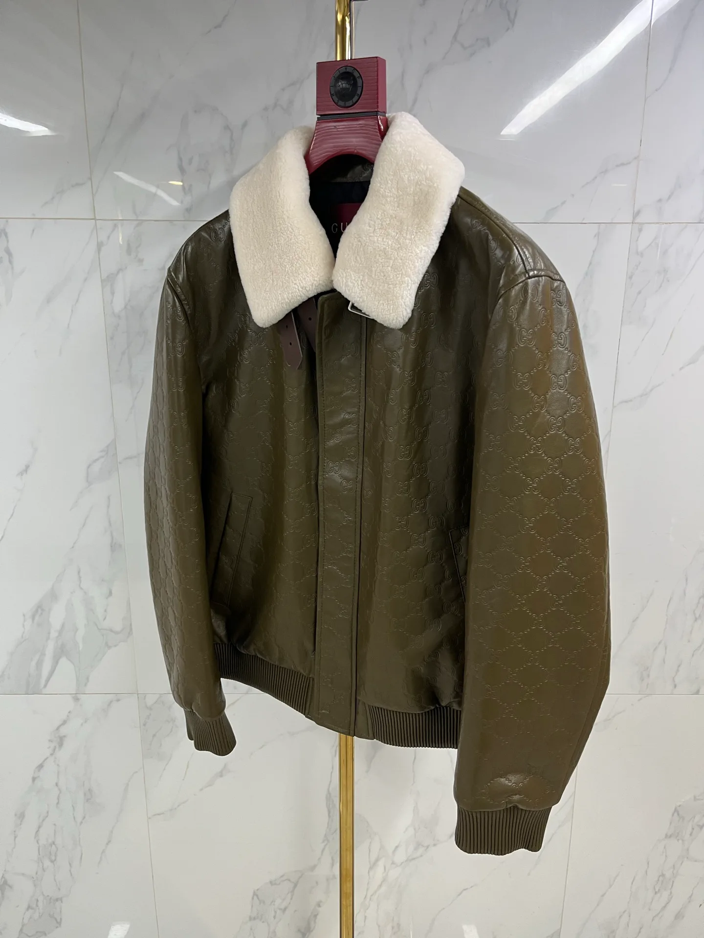 Кожаные Куртки И Дублёнки Мужские Gucci 860131