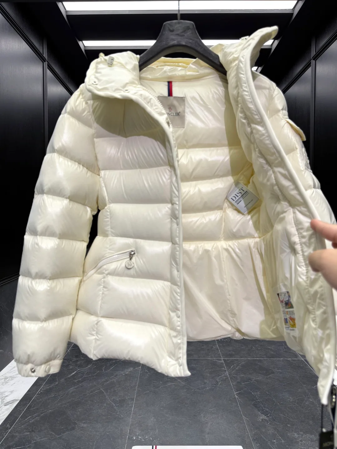 Куртки И Пуховики Женские Moncler 18741312