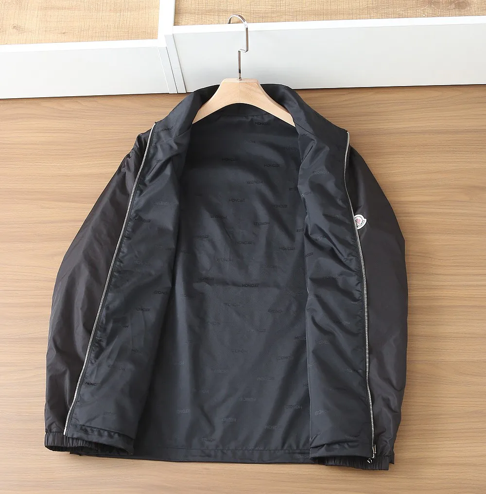 Куртки И Пуховики Мужские Moncler 11011003