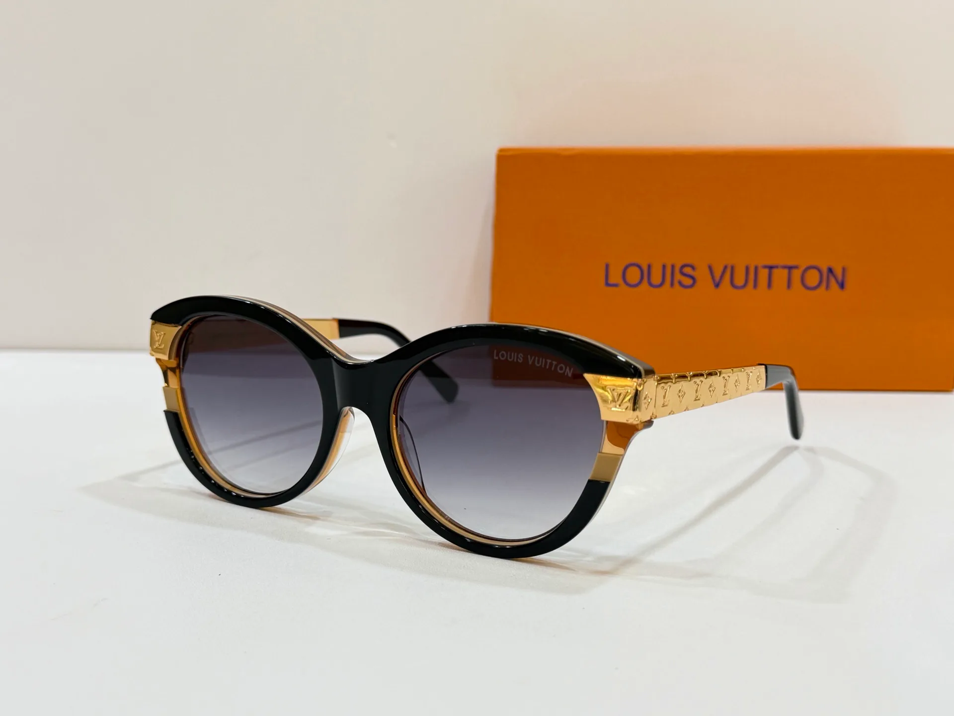 Очки Louis Vuitton 13441536