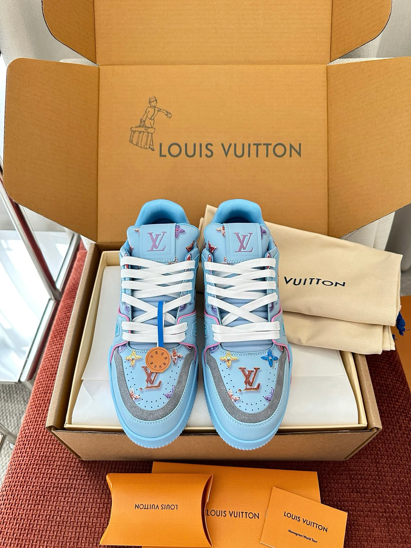 Кроссовки Женские Louis Vuitton 17449356
