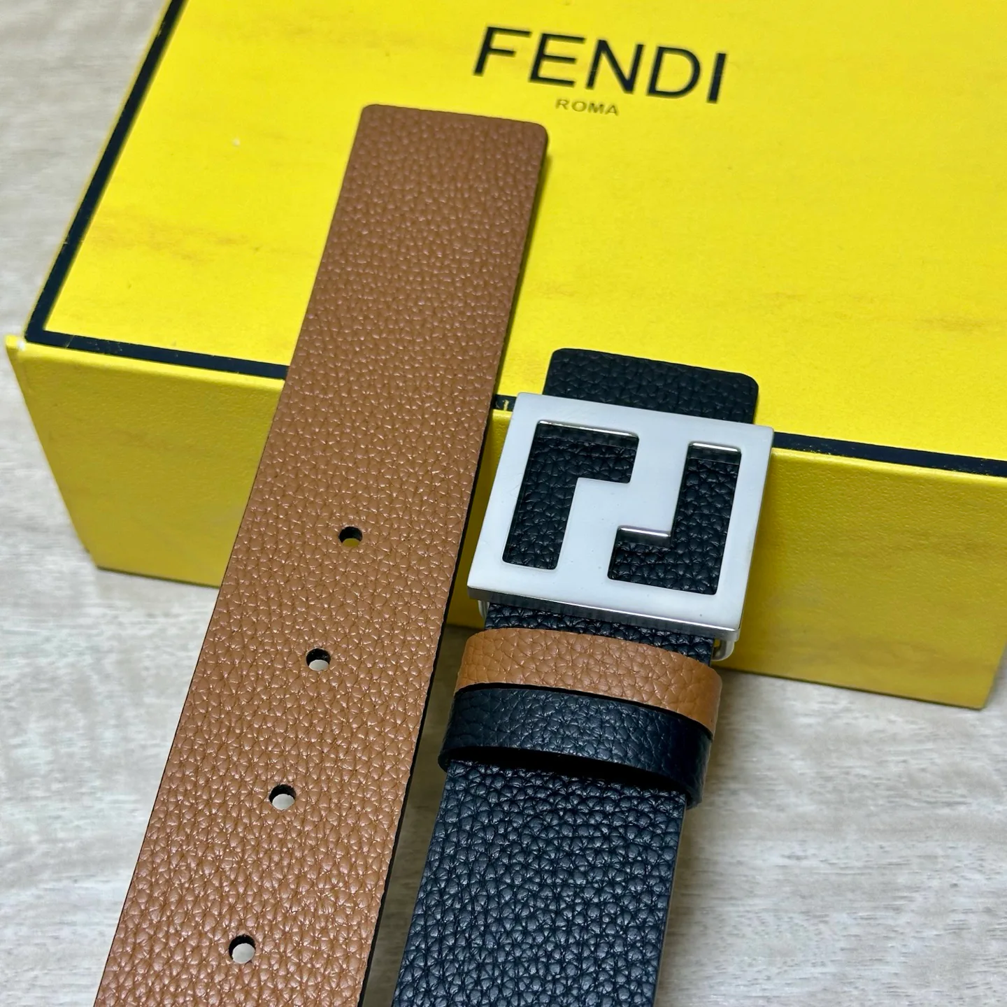 Ремни Fendi 17926196