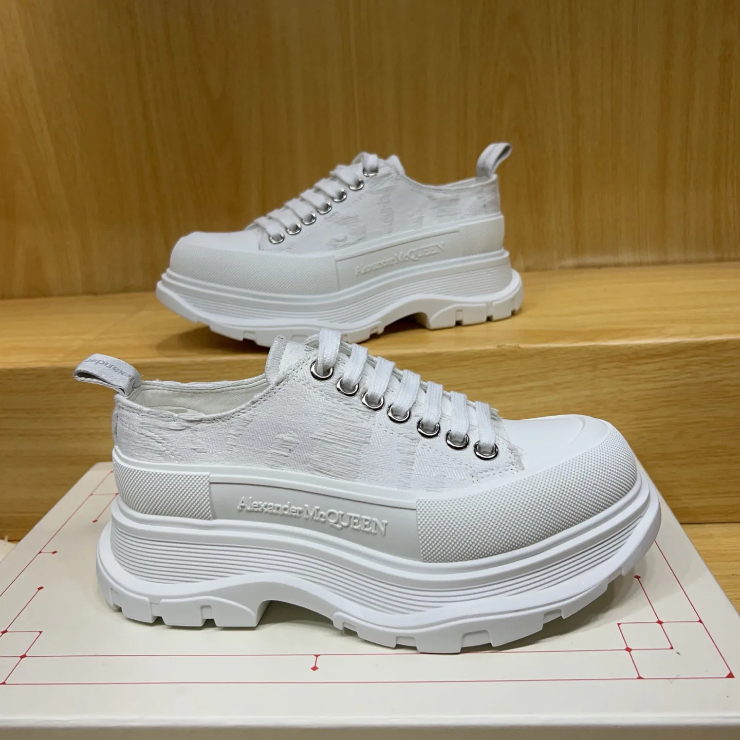 Кроссовки Женские Alexander Mcqueen 17545164
