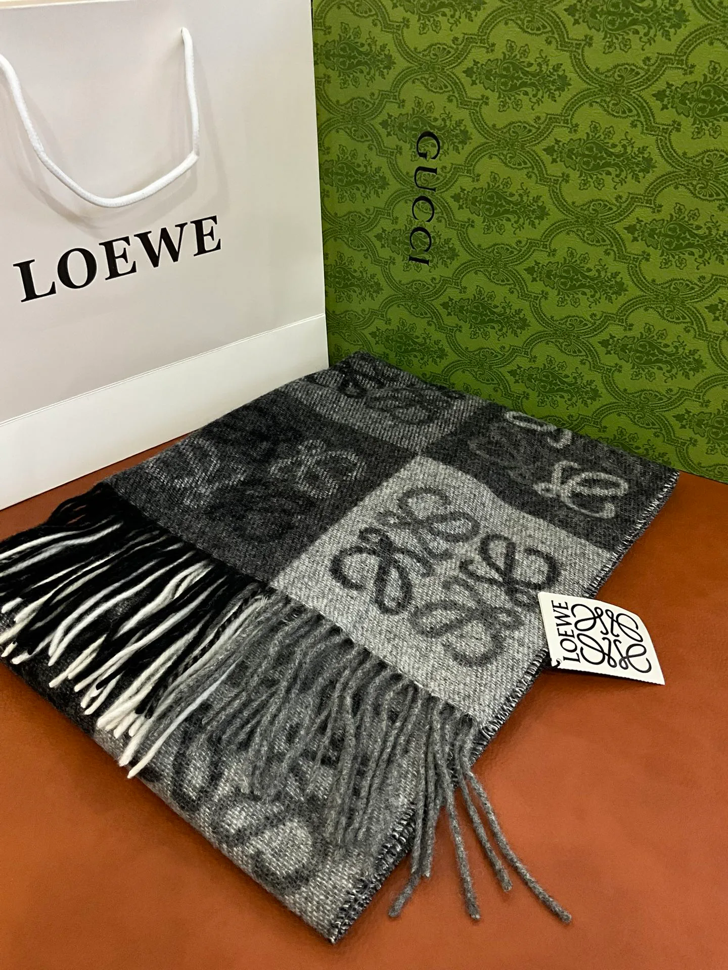 Шарфы Loewe 24051