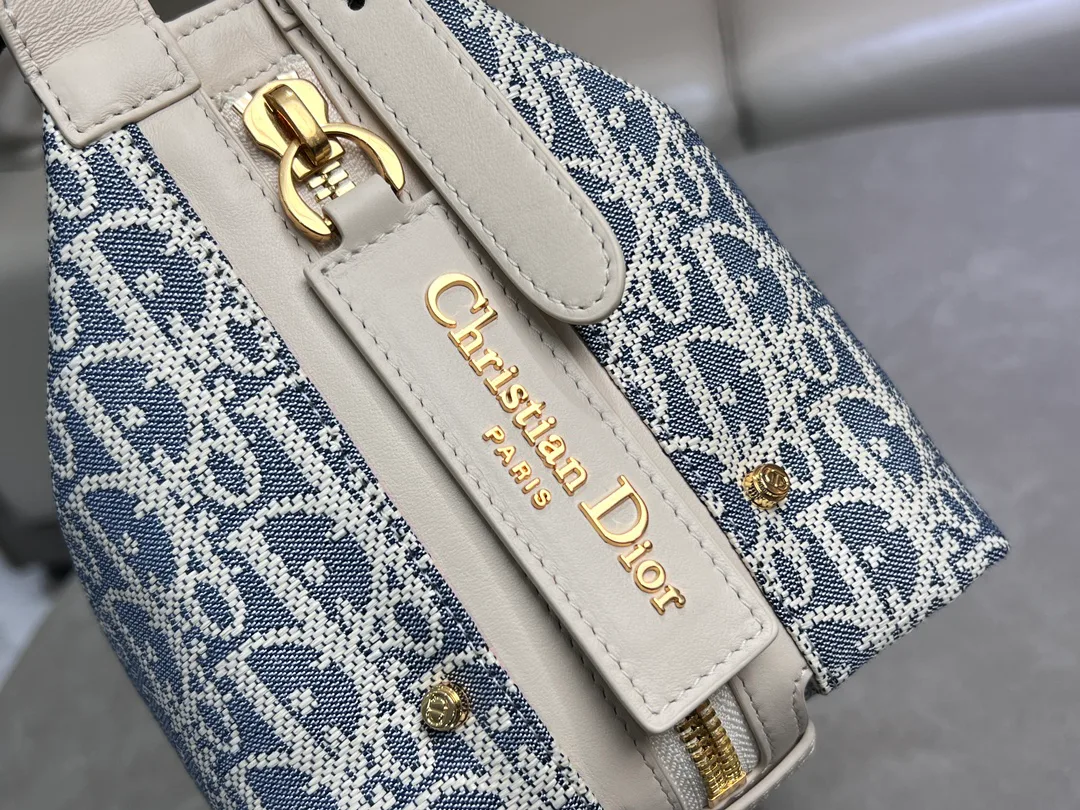 Классические Сумки Женские Christian Dior 12594859