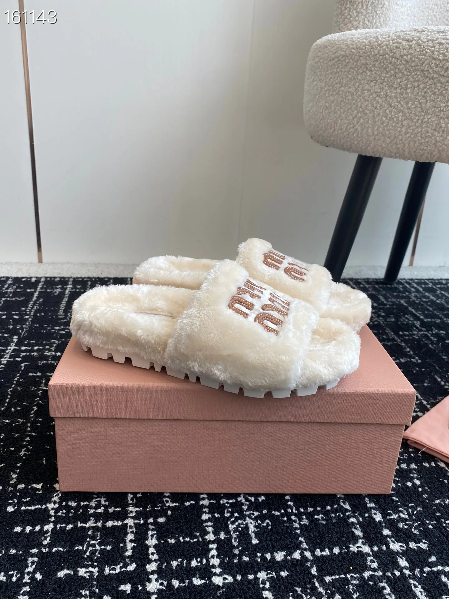 Тапочки Женские Miu Miu 18241537