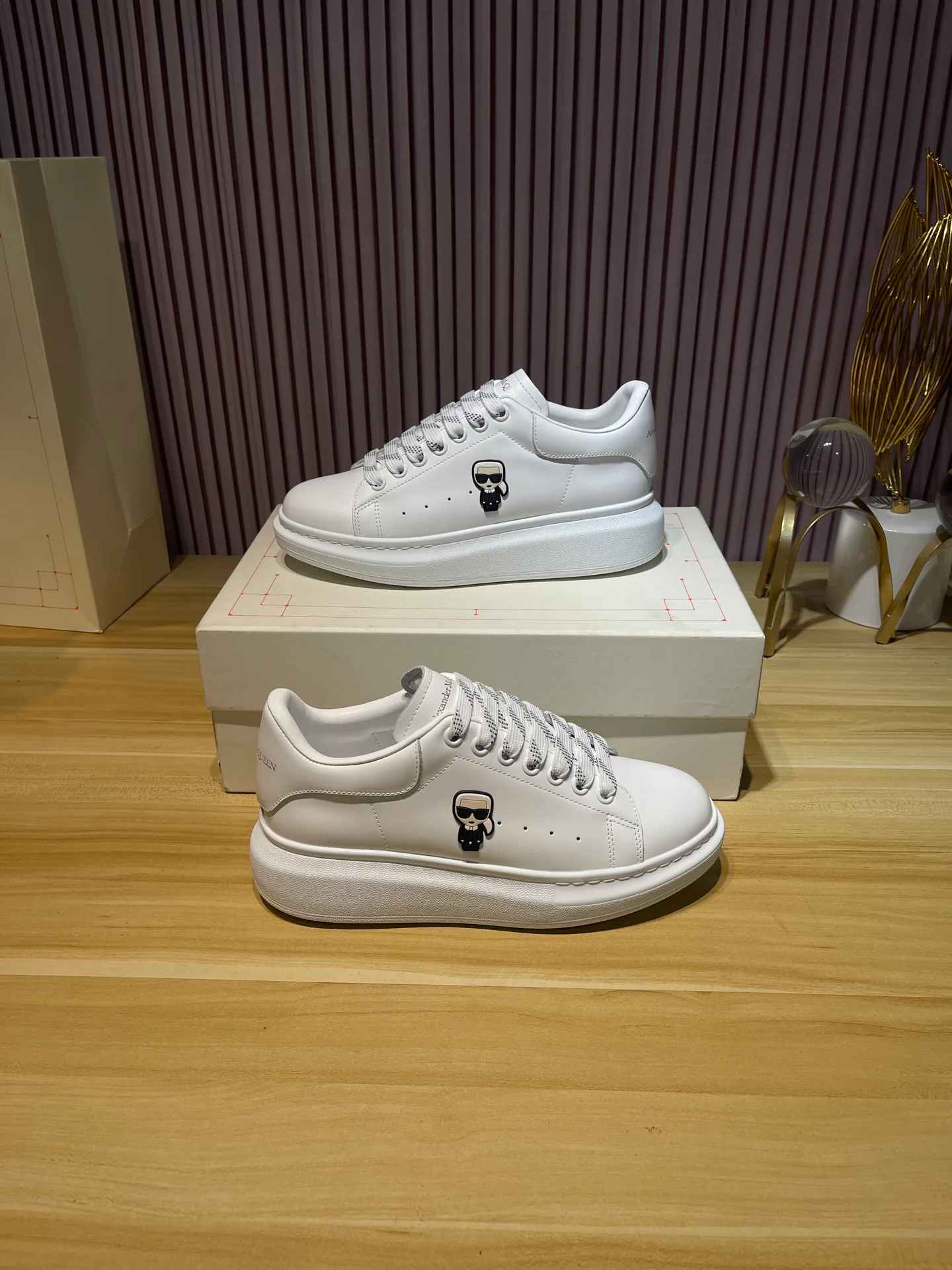 Кроссовки Женские Alexander Mcqueen 18616760