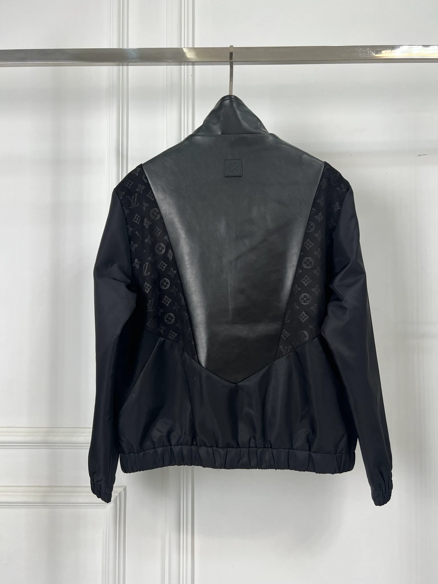 Кожаные Куртки И Дублёнки Женские Louis Vuitton 12842430