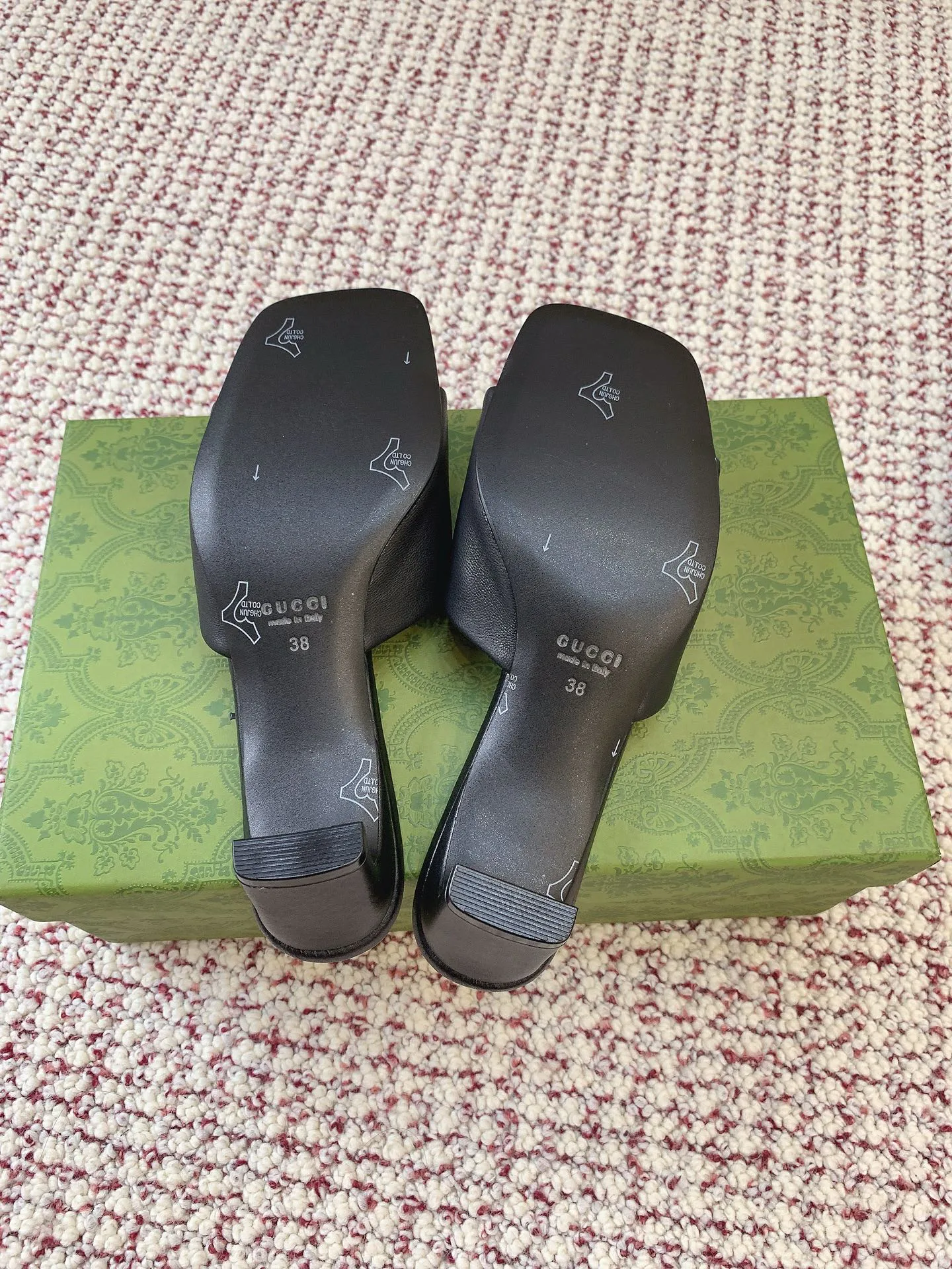Босоножки Женские Gucci 13438266