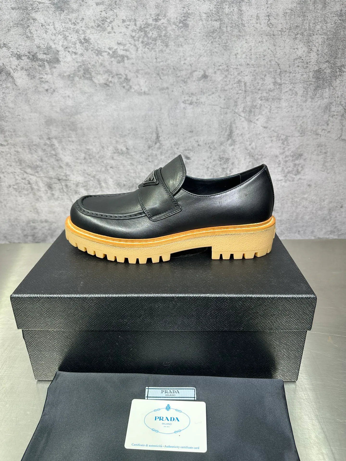 Лоферы И Туфли Мужские Prada 19687917