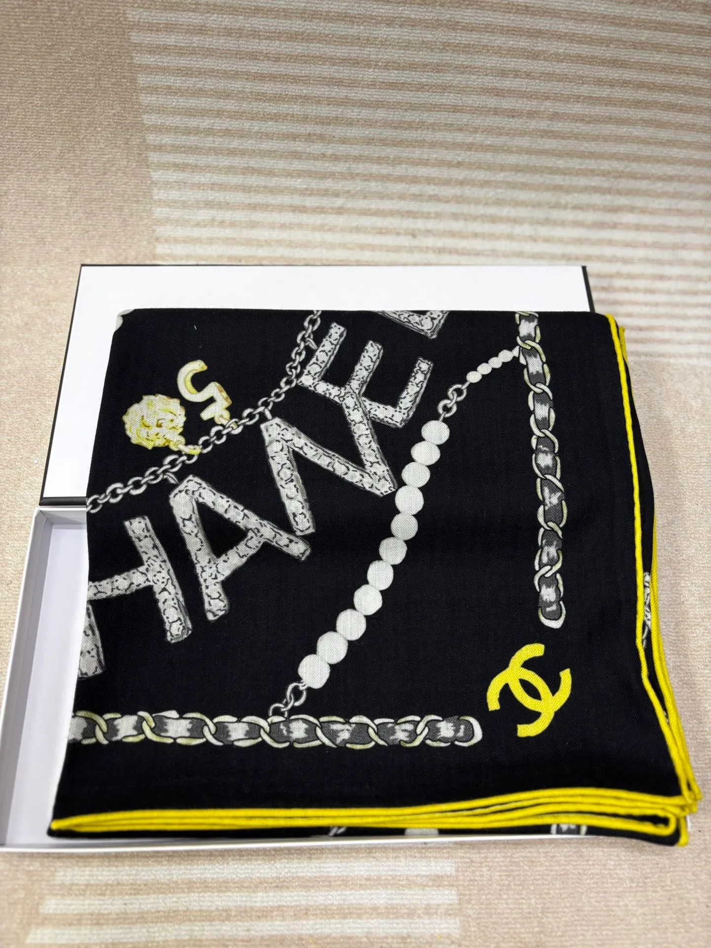 Платки Chanel 10206030