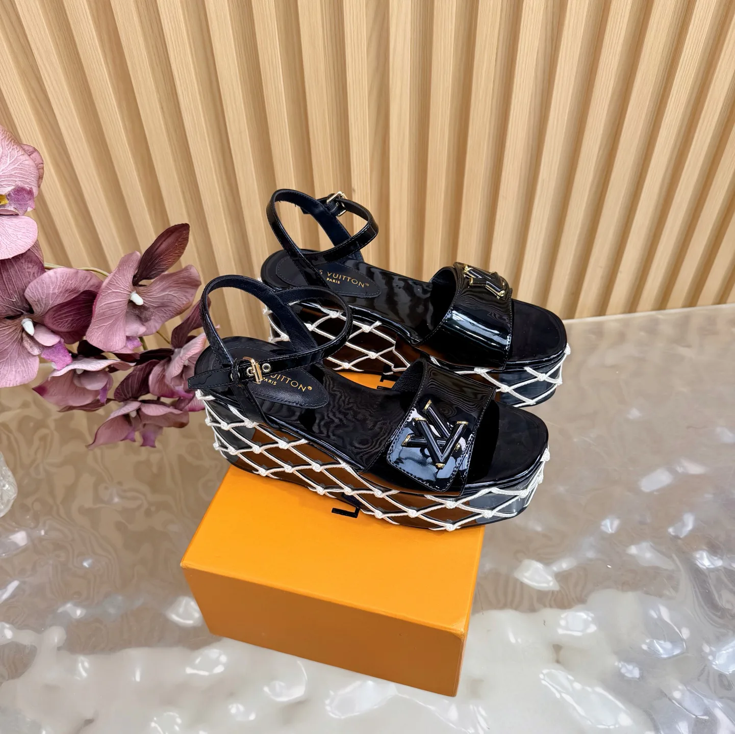 Босоножки Женские Louis Vuitton 12615432